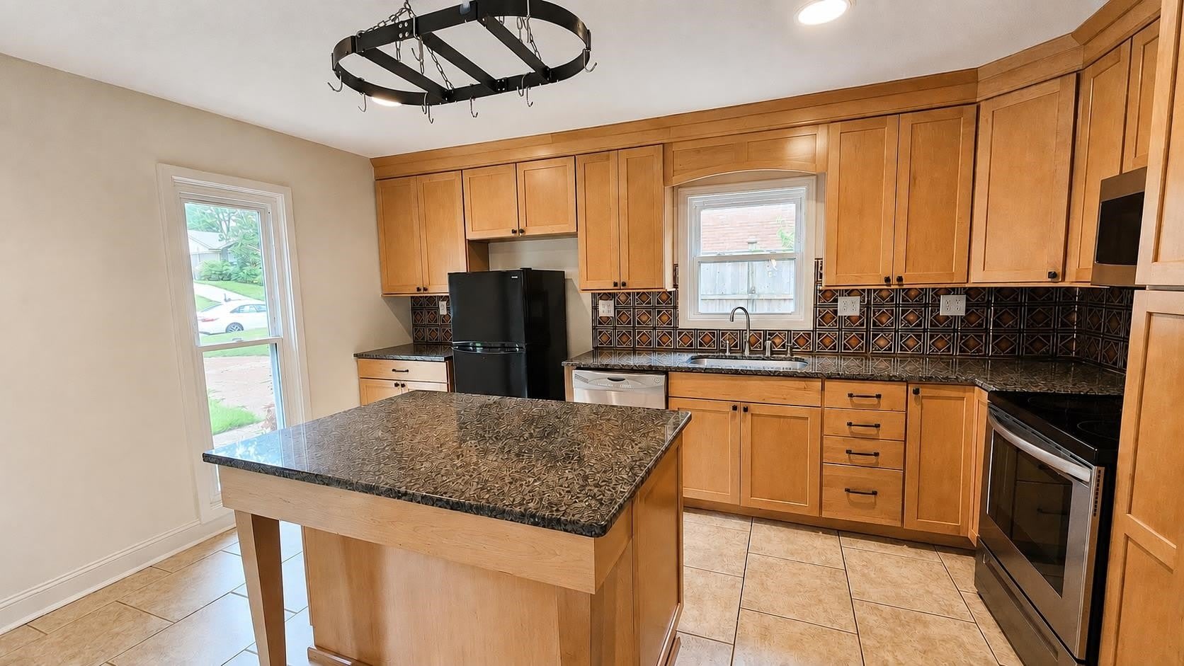 89 ERICSON Rd – photo 2