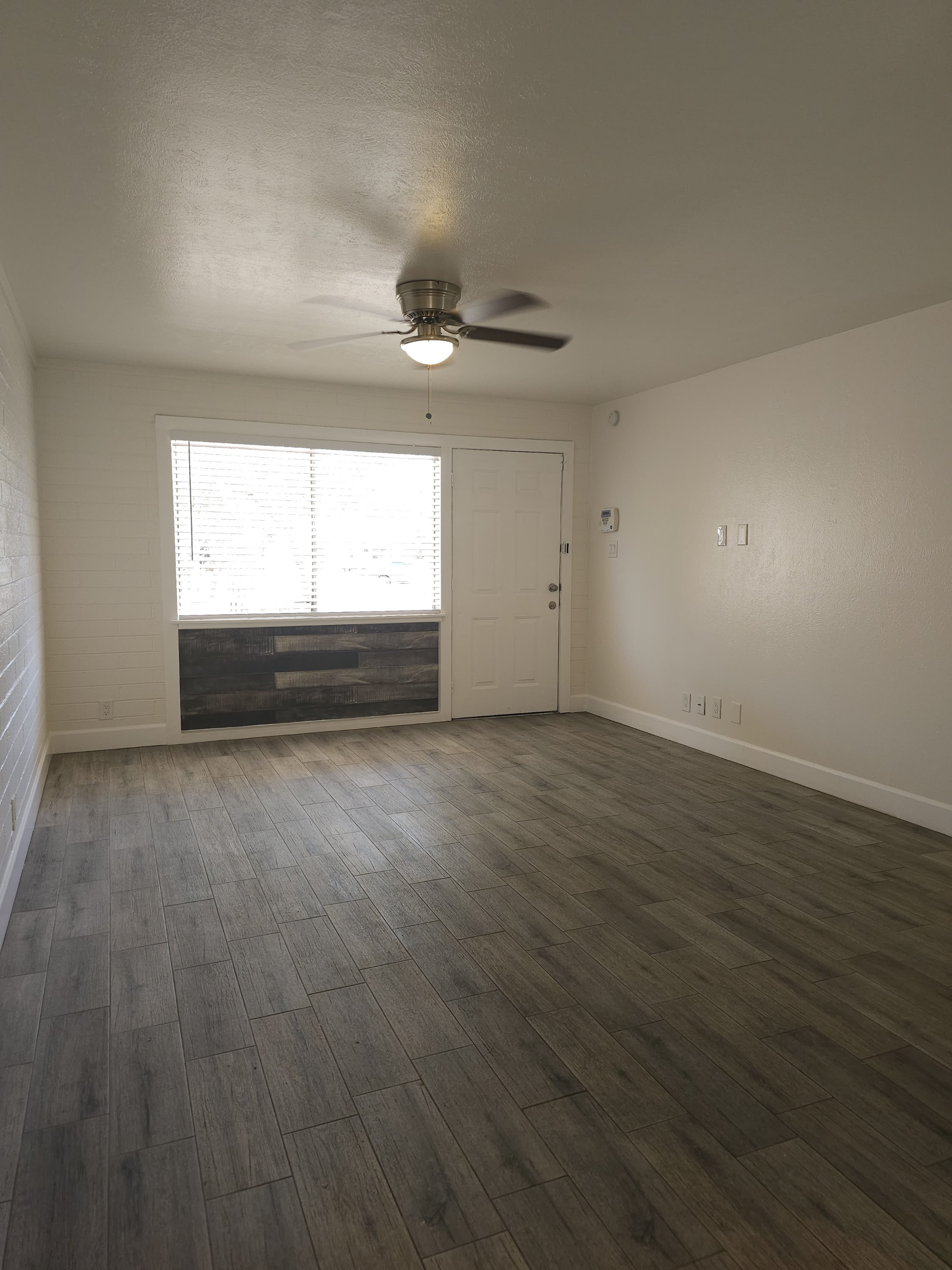 824 East Rose Lane – photo 2