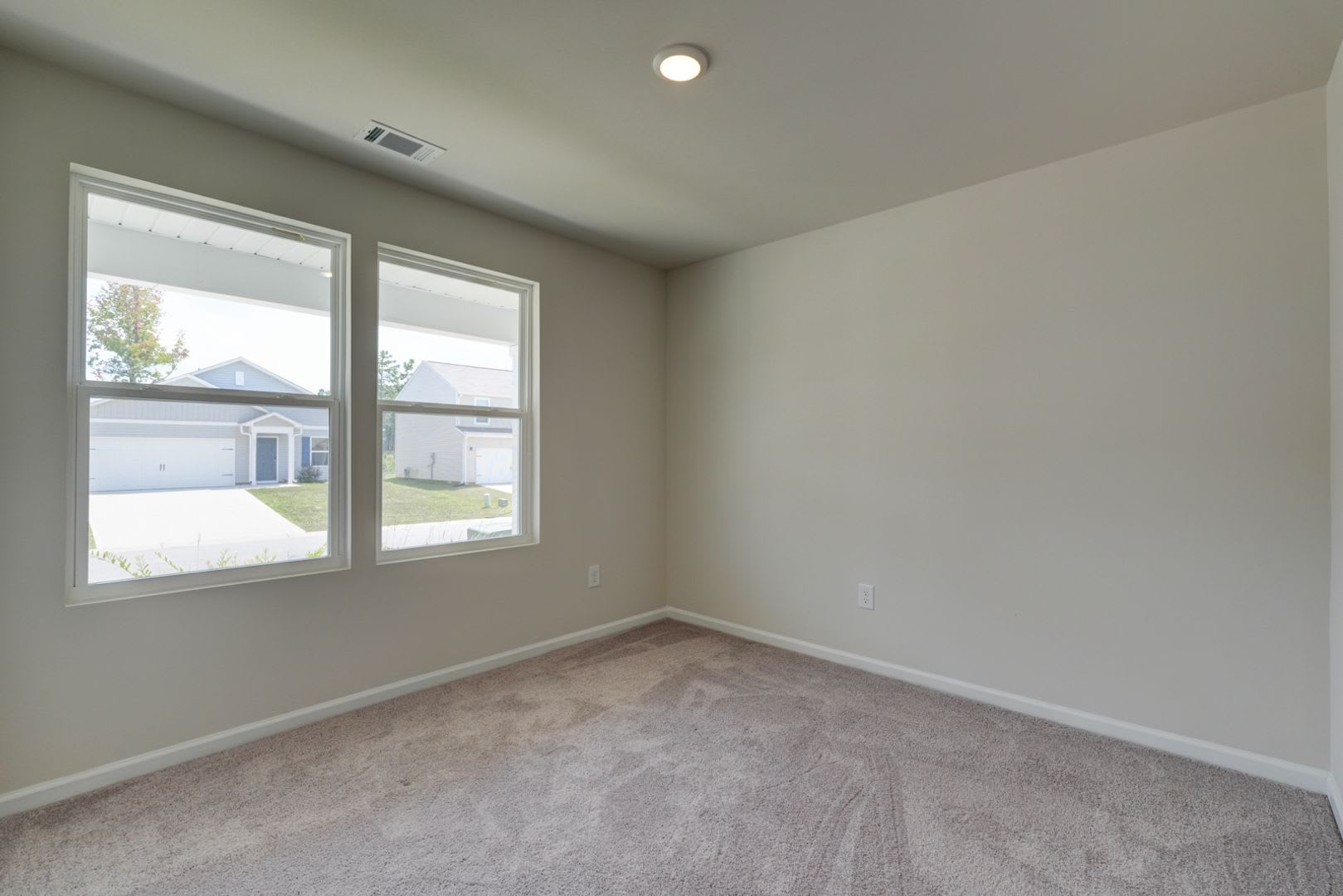 220 Ingleby Road Available Now – photo 5