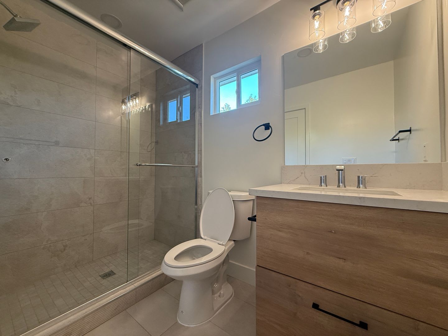 Completely Remodeled 2026 6 Bed 2 Bath Home Near Sdsu Modern Finishes Exceptional Back Yard Space – photo 3