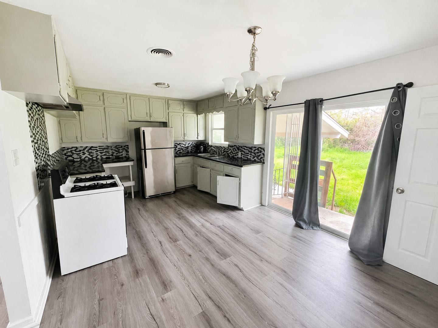 1505 N WS Young – photo 3