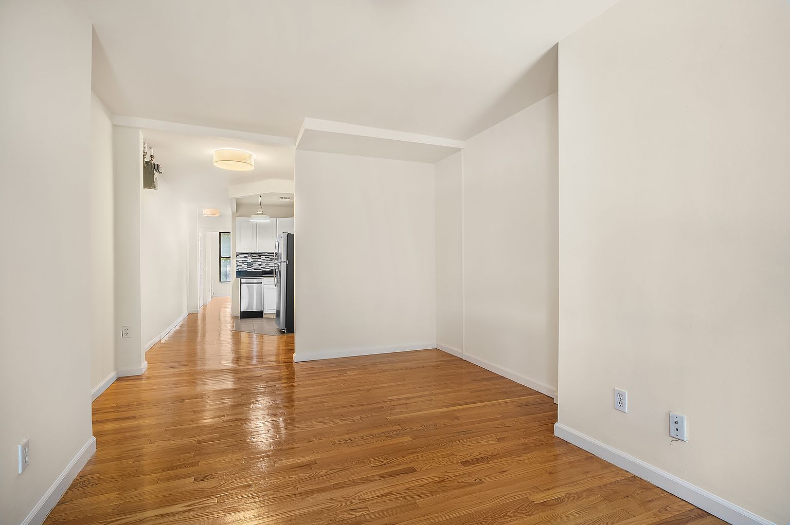 250 Elizabeth St Apt 2 – photo 2