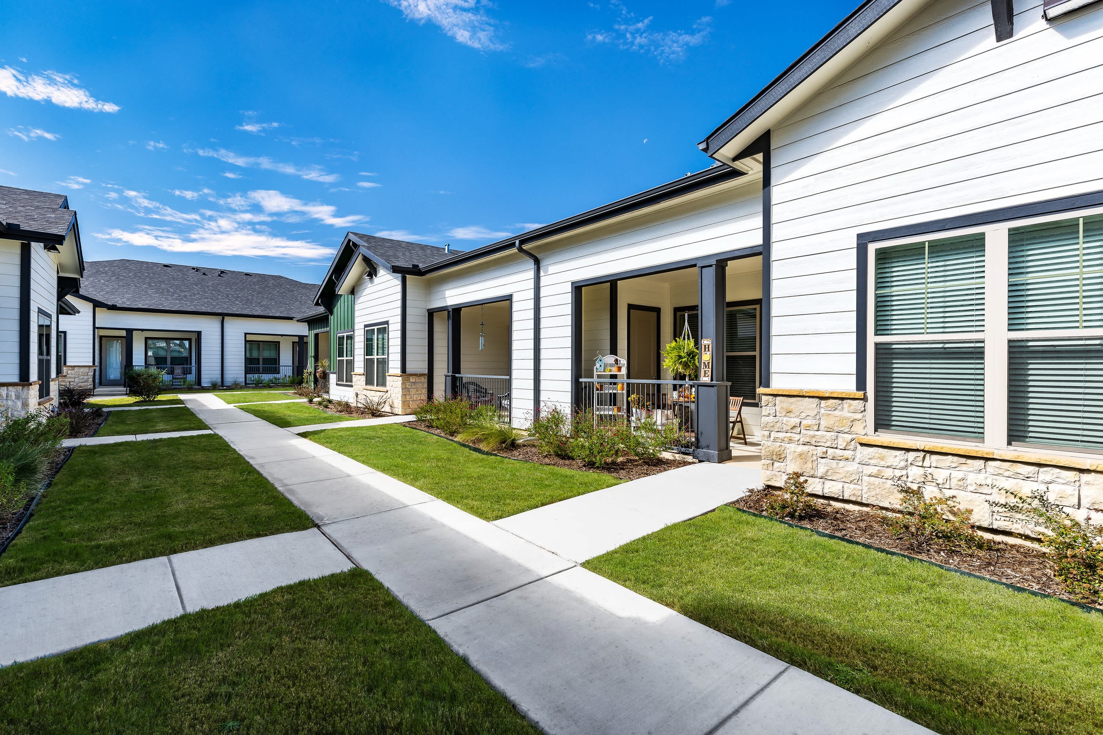 Larkspur Creekside Age 55 Apartment Homes – photo 4