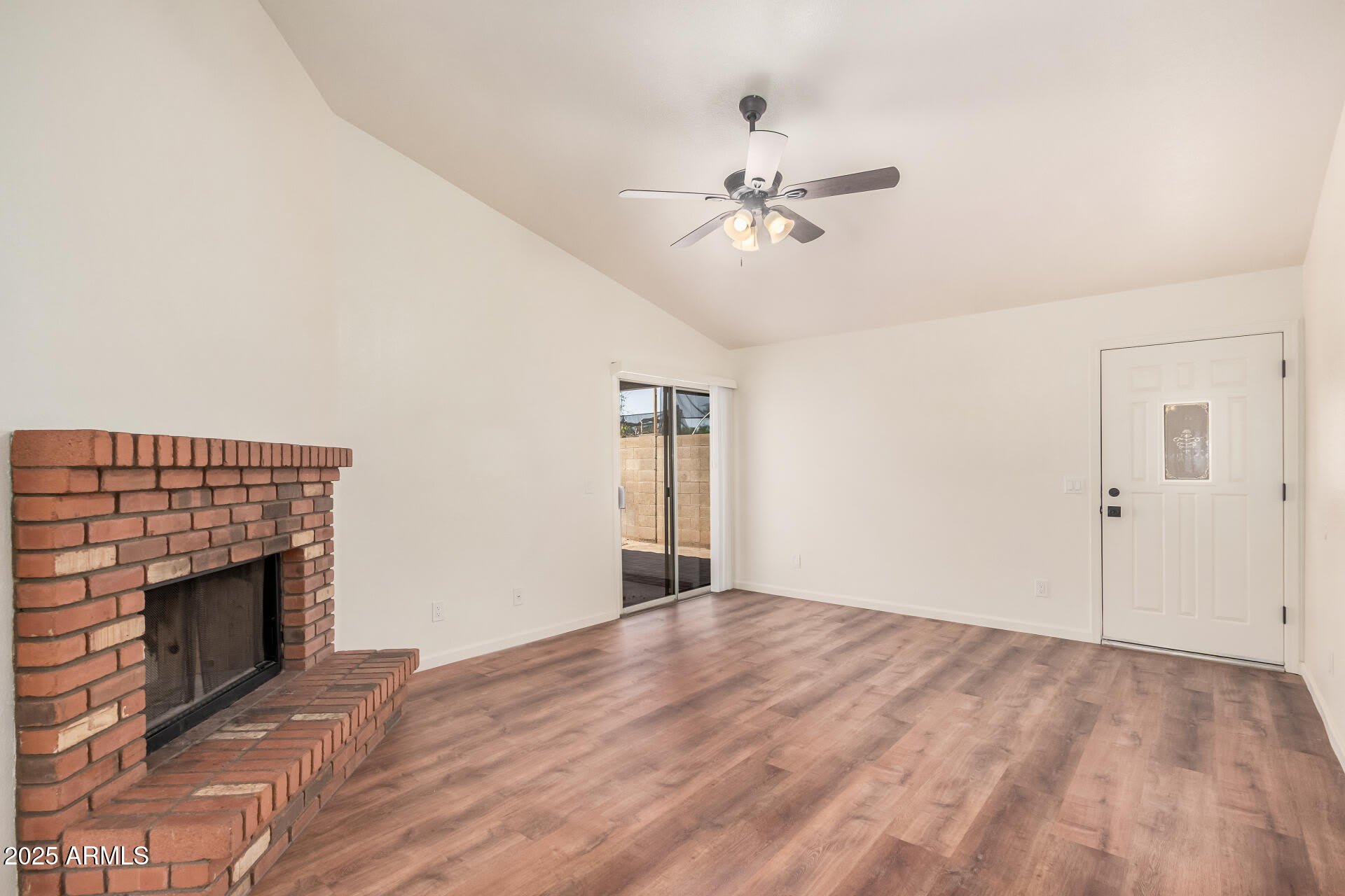 1028 W BUTLER Court – photo 5