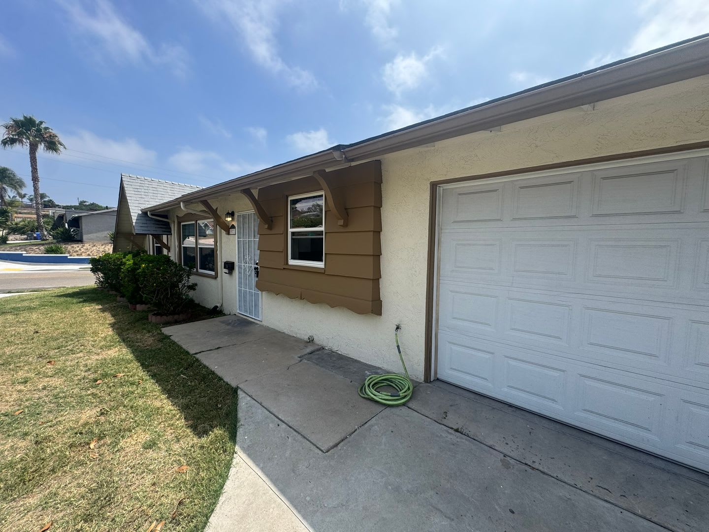 Remodeled 3 Bedroom 1 5 Bathroom Home In Central Spring Valley – photo 1