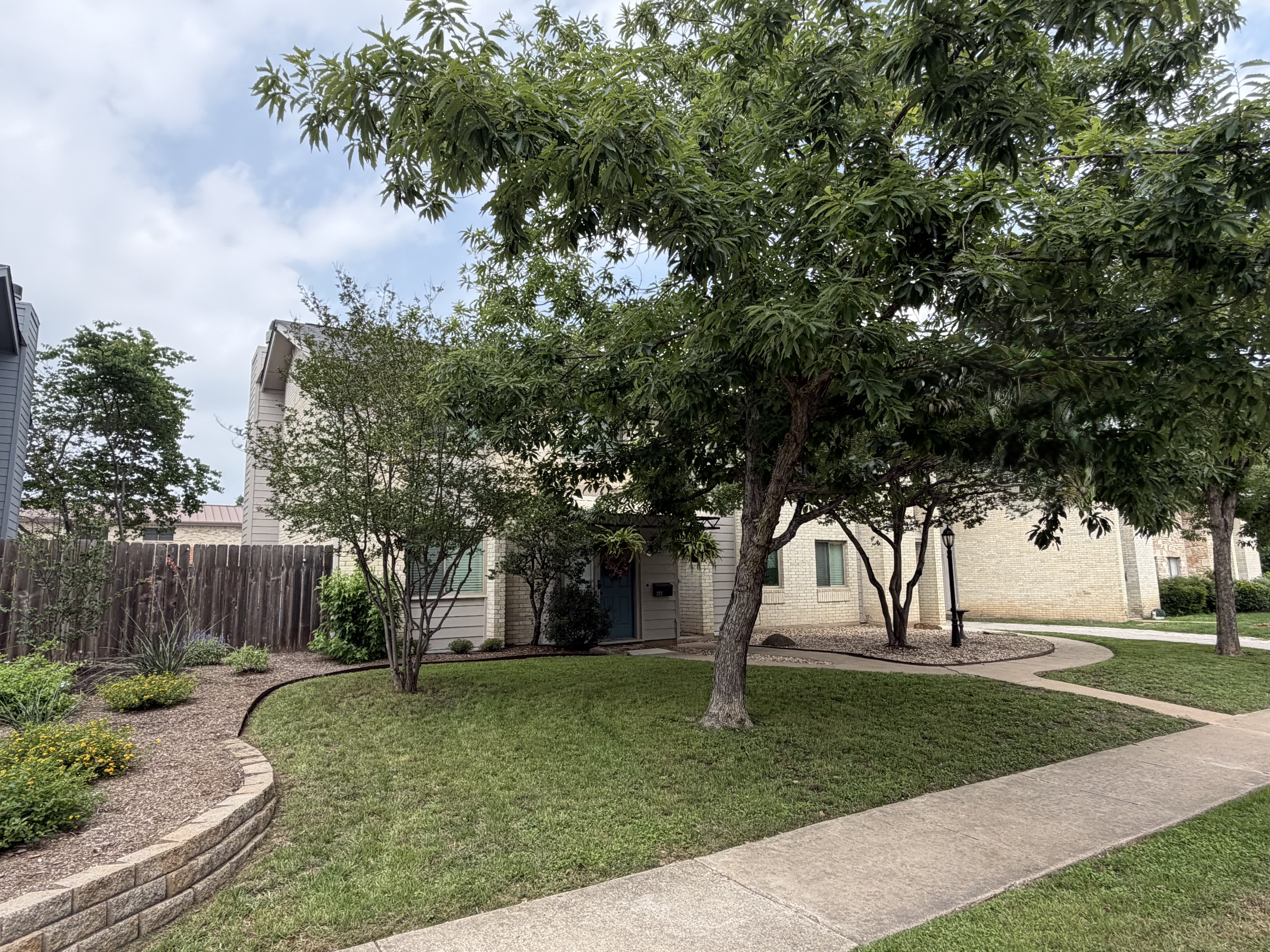 3214 Crosscreek Drive – photo 2