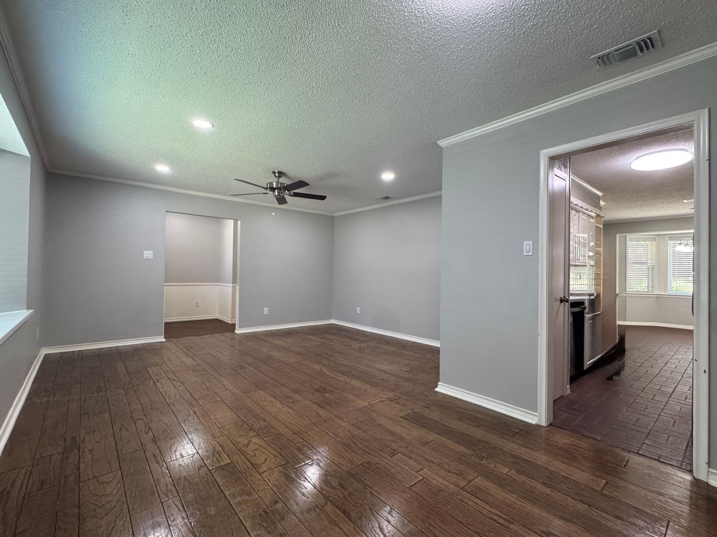 1825 Courtney Dr. – photo 4