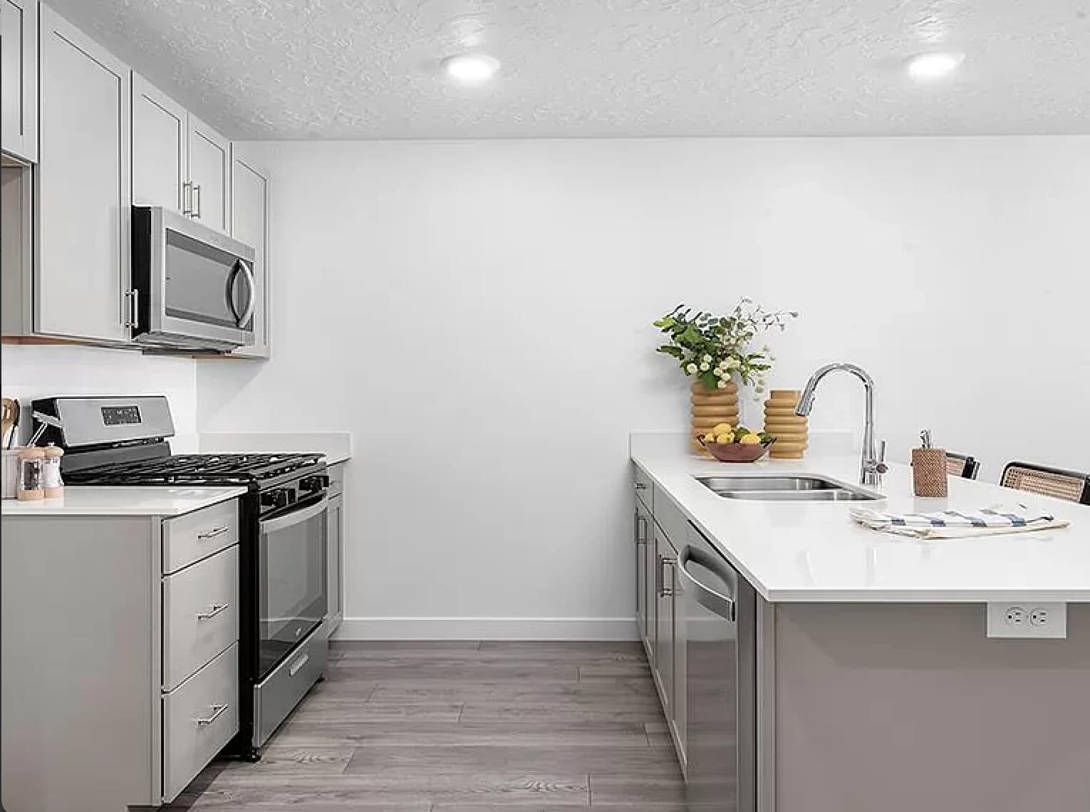 638 W 1920 S – photo 2