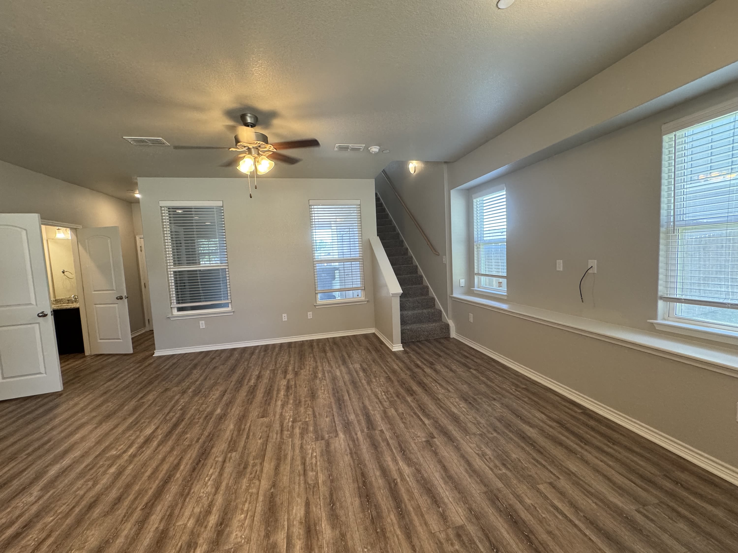 720 Westfield Boulevard – photo 3
