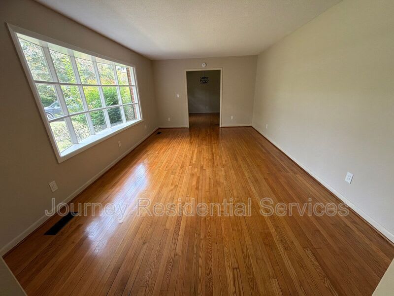 430 Hallmark Road – photo 4