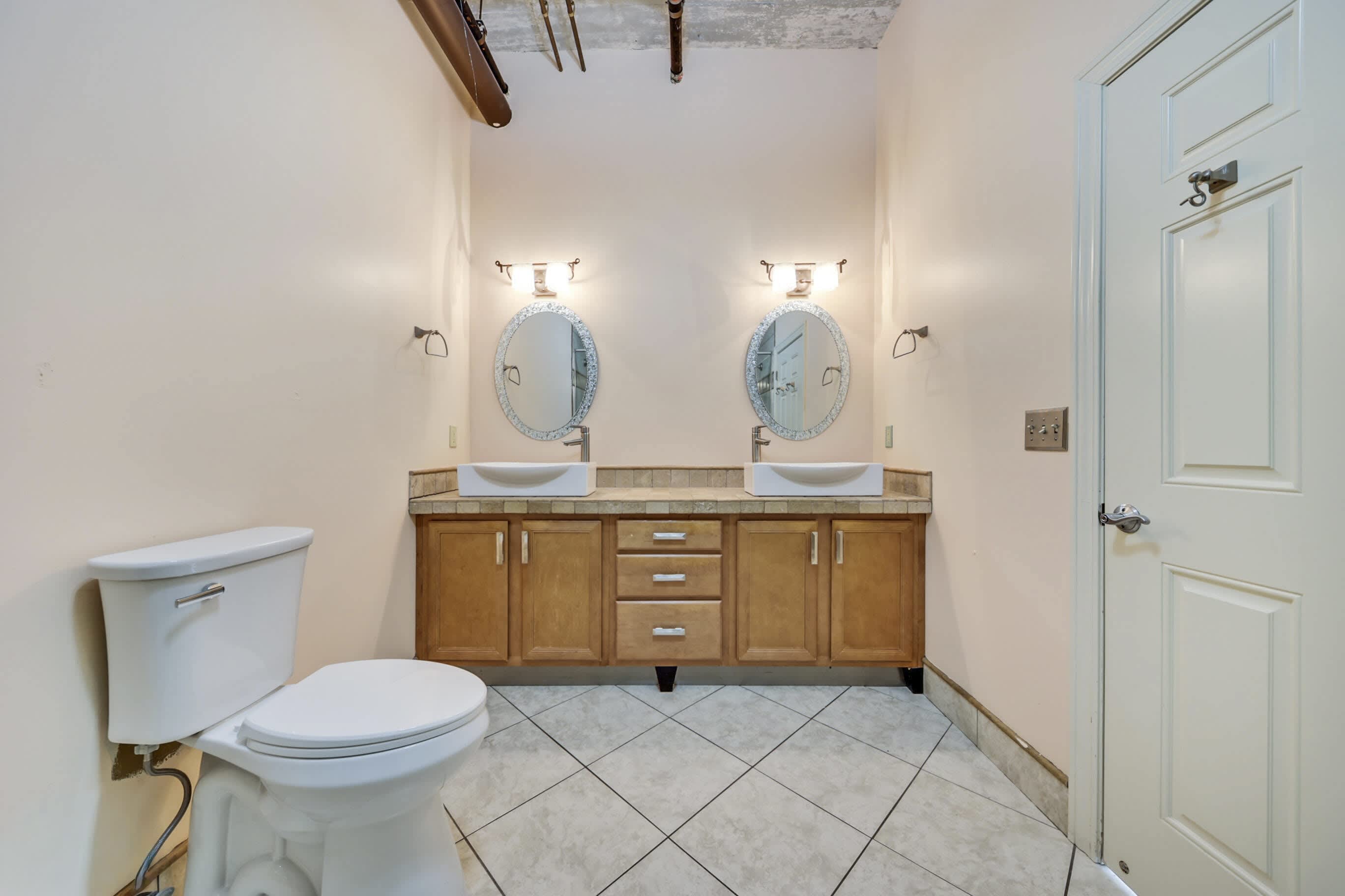745 Washington St – photo 3