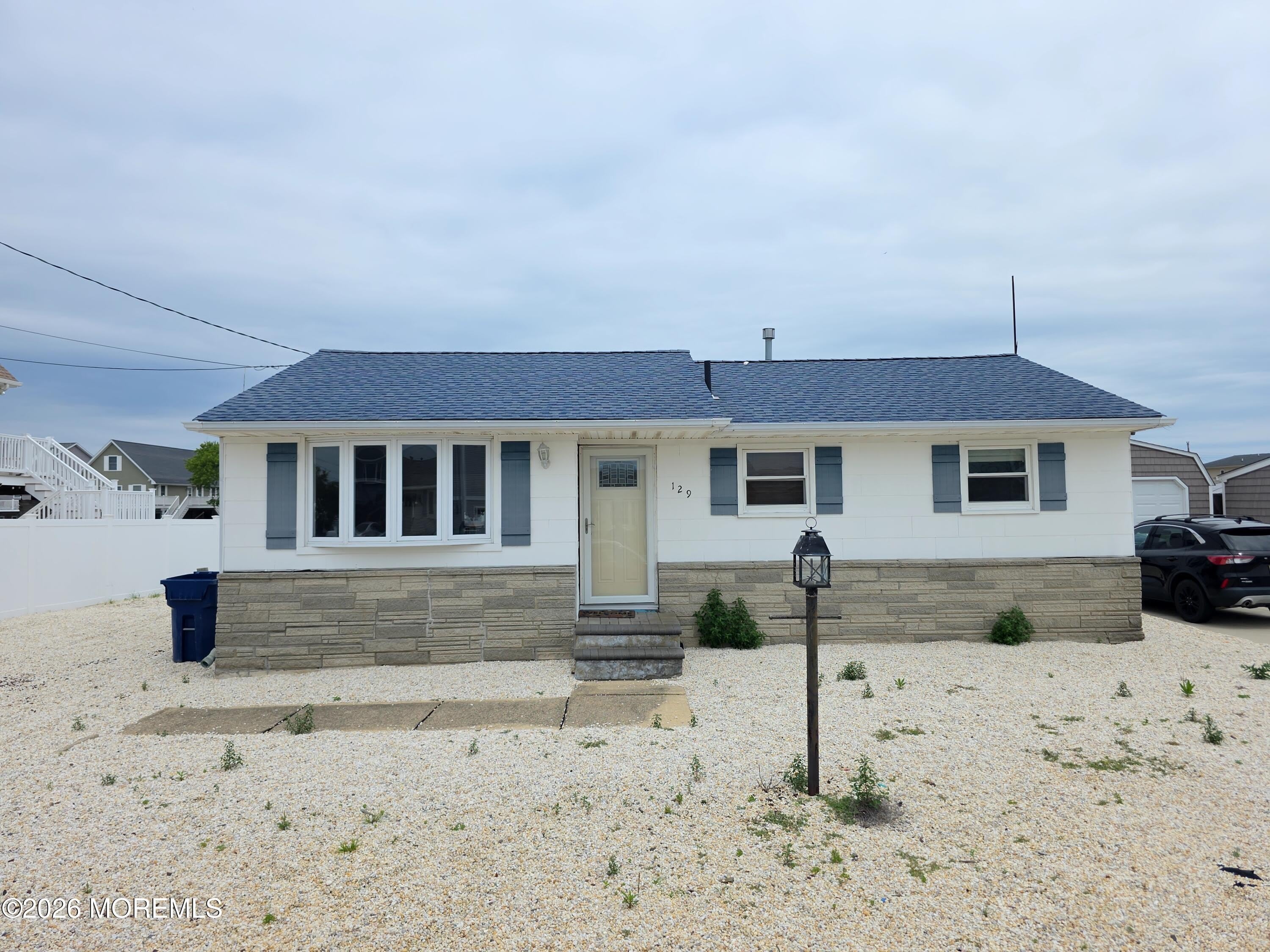 129 E Raritan Drive – photo 1