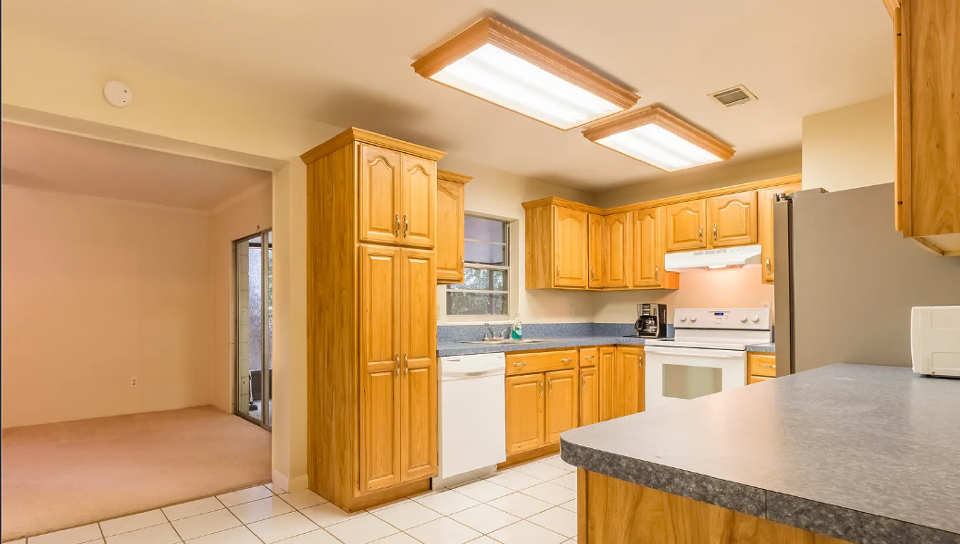 3/2 Home in Northwood Ready for Move-In! – photo 2