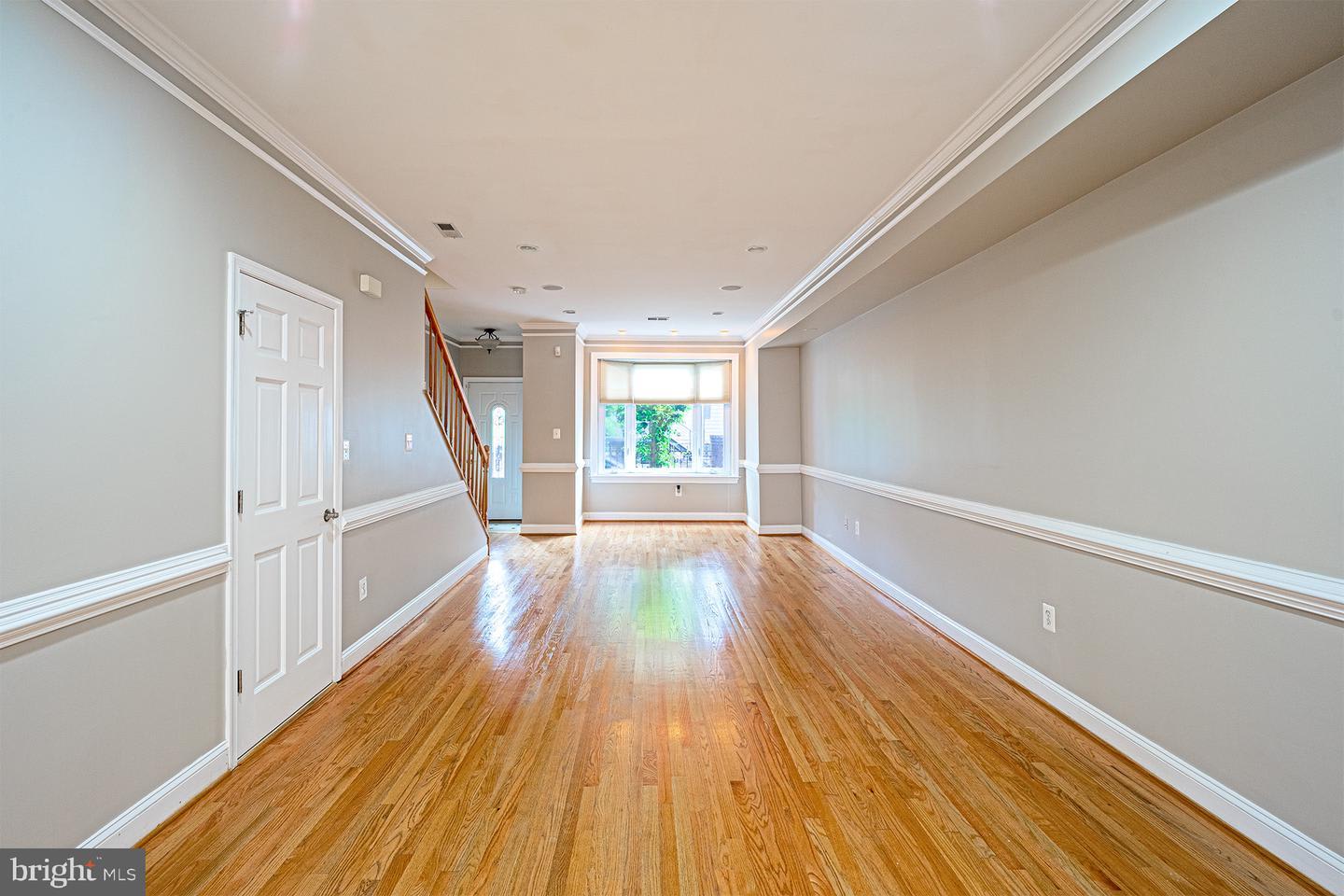 1535 Gales St Ne – photo 3