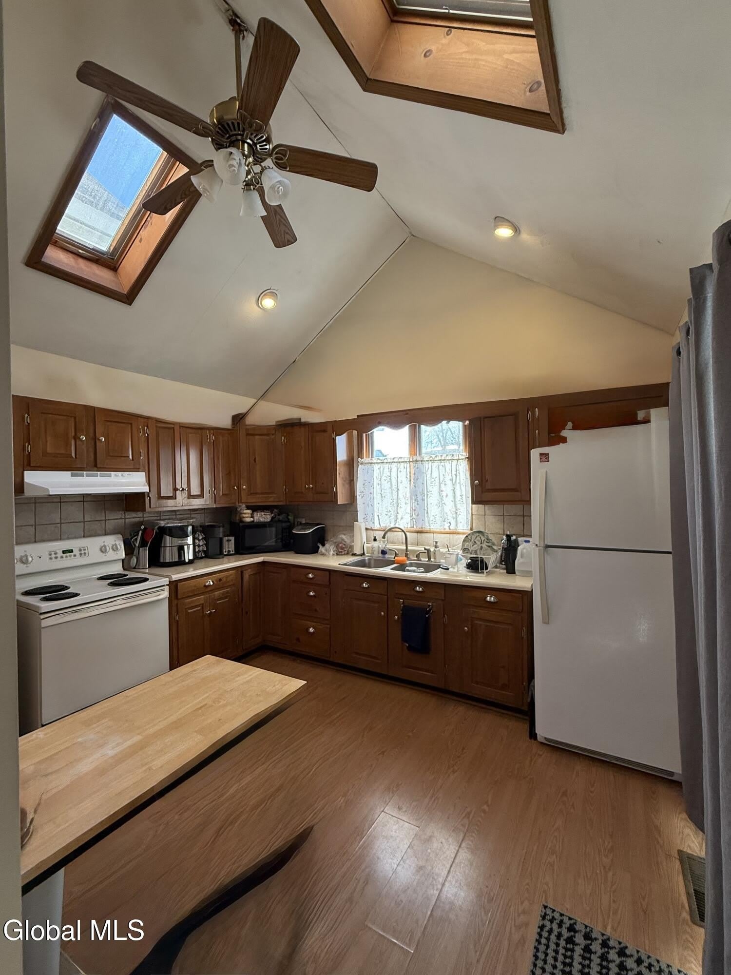 120 Van Dam Street – photo 4