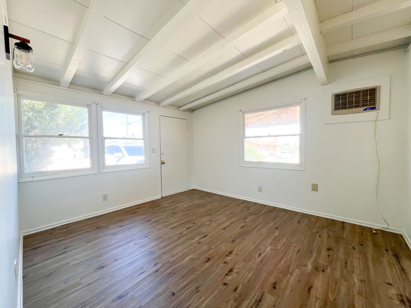6067 Abronia Ave – photo 2