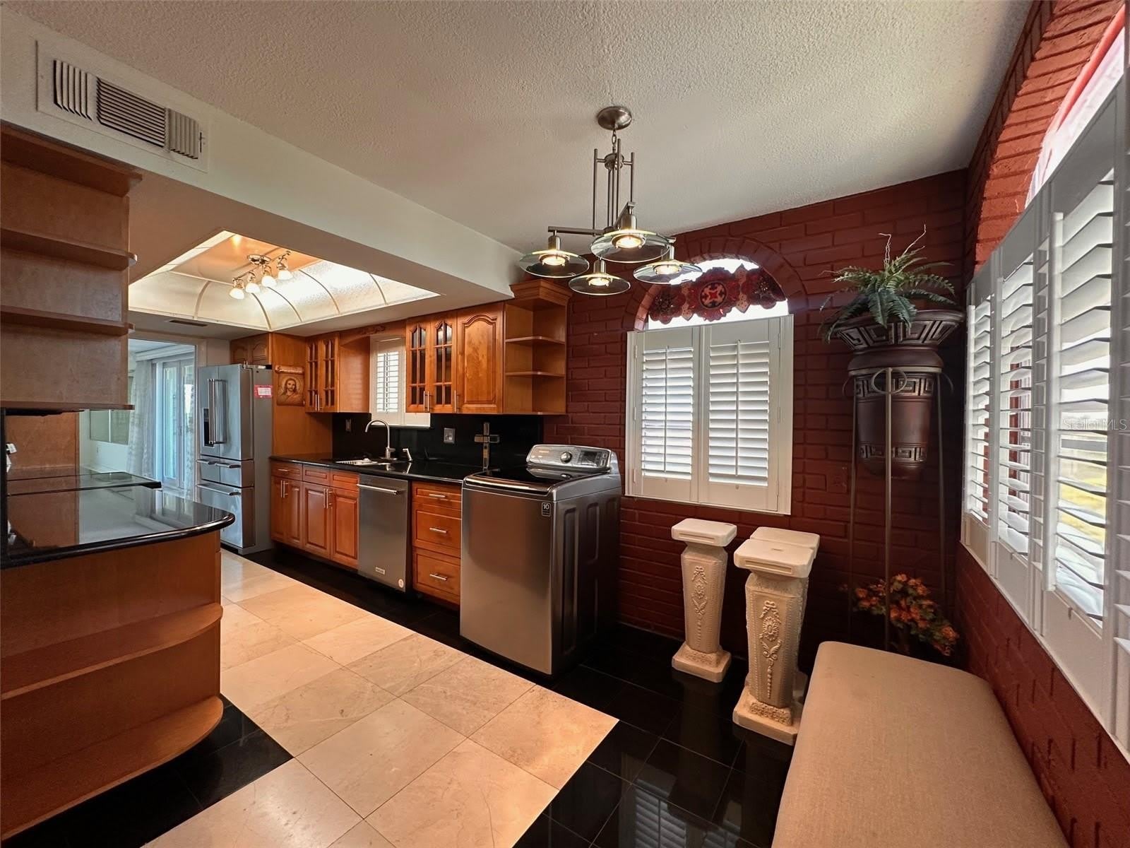 2699 Seville Boulevard – photo 5