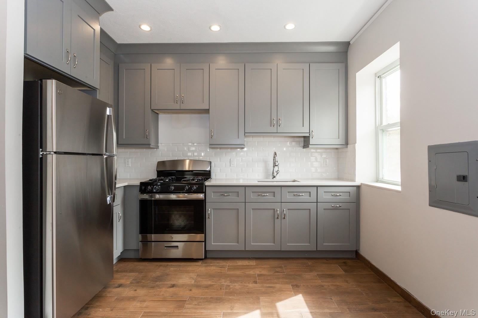 43 New Hyde Park Road – photo 2