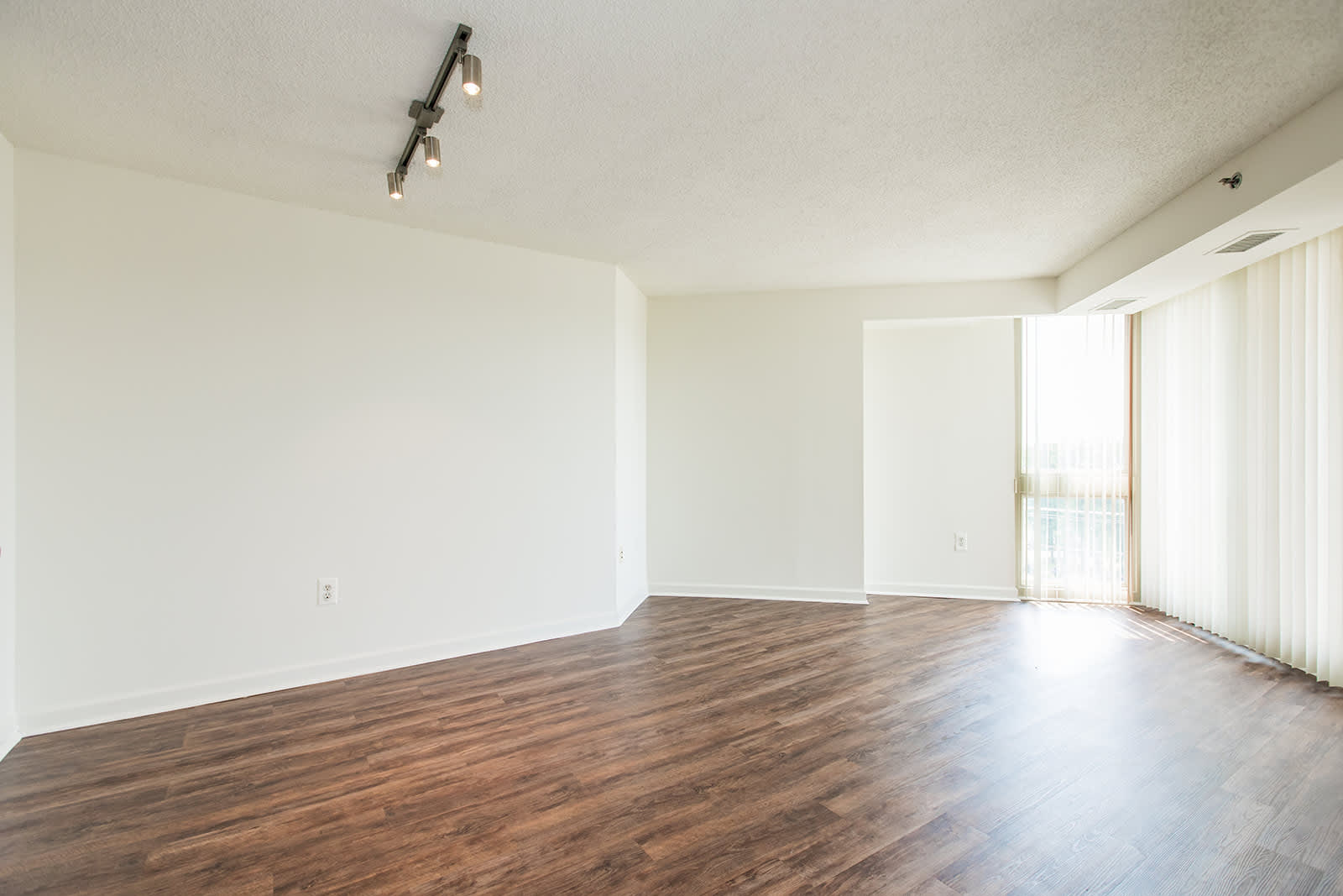 Lake Arbor Towers – photo 5