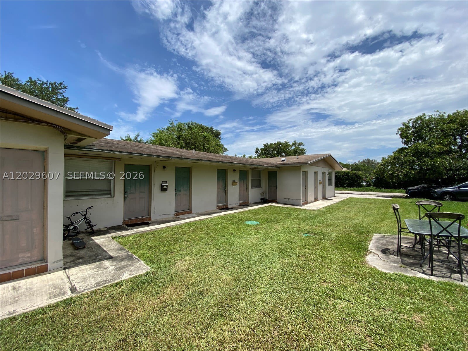2400 NE 188th St – photo 1