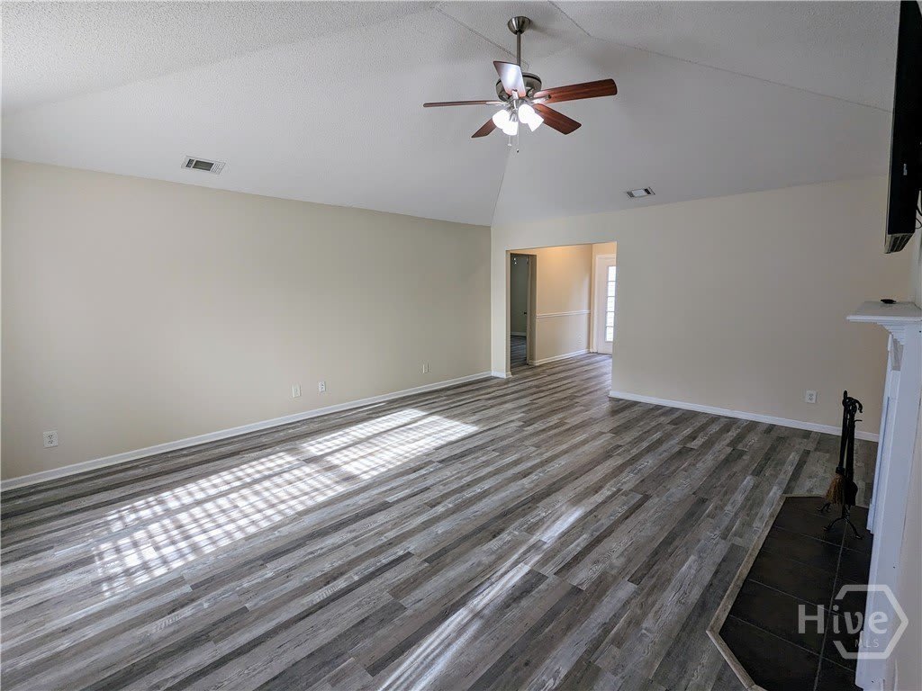 89 Carlisle Lane – photo 4
