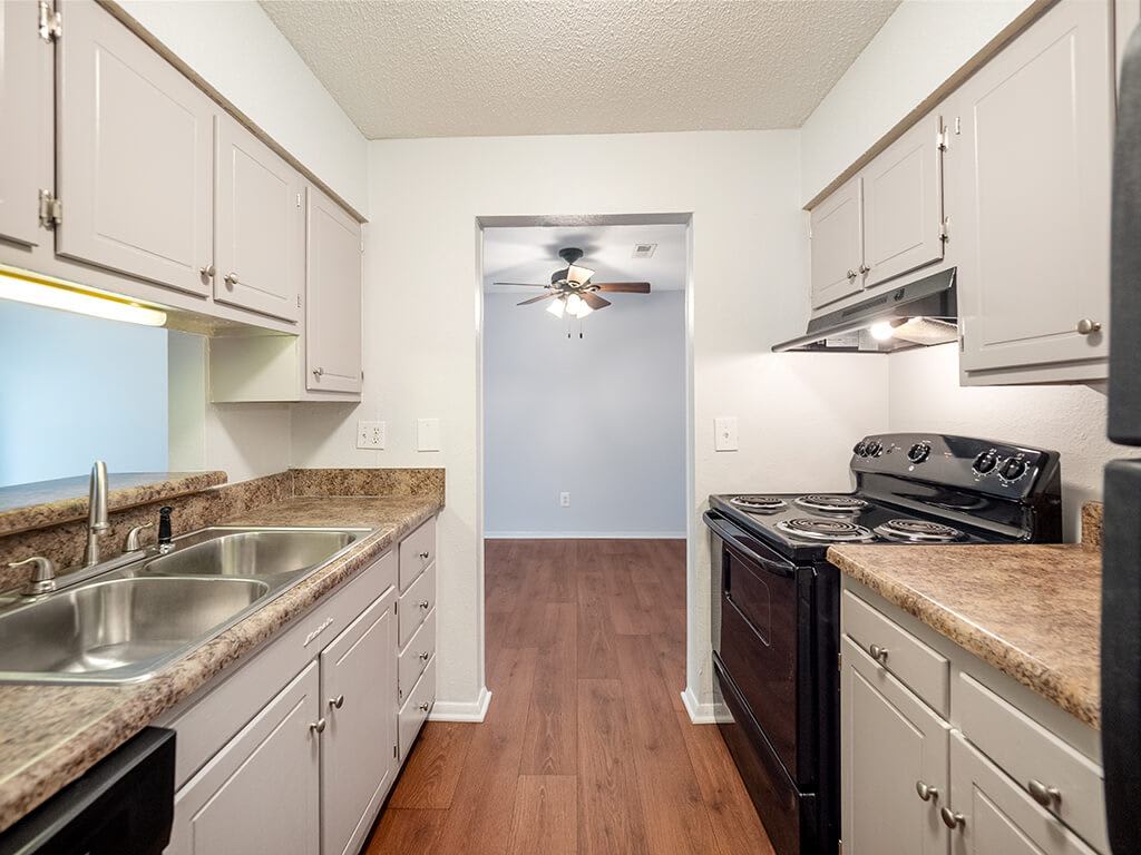 Willow Run Apartments – photo 1