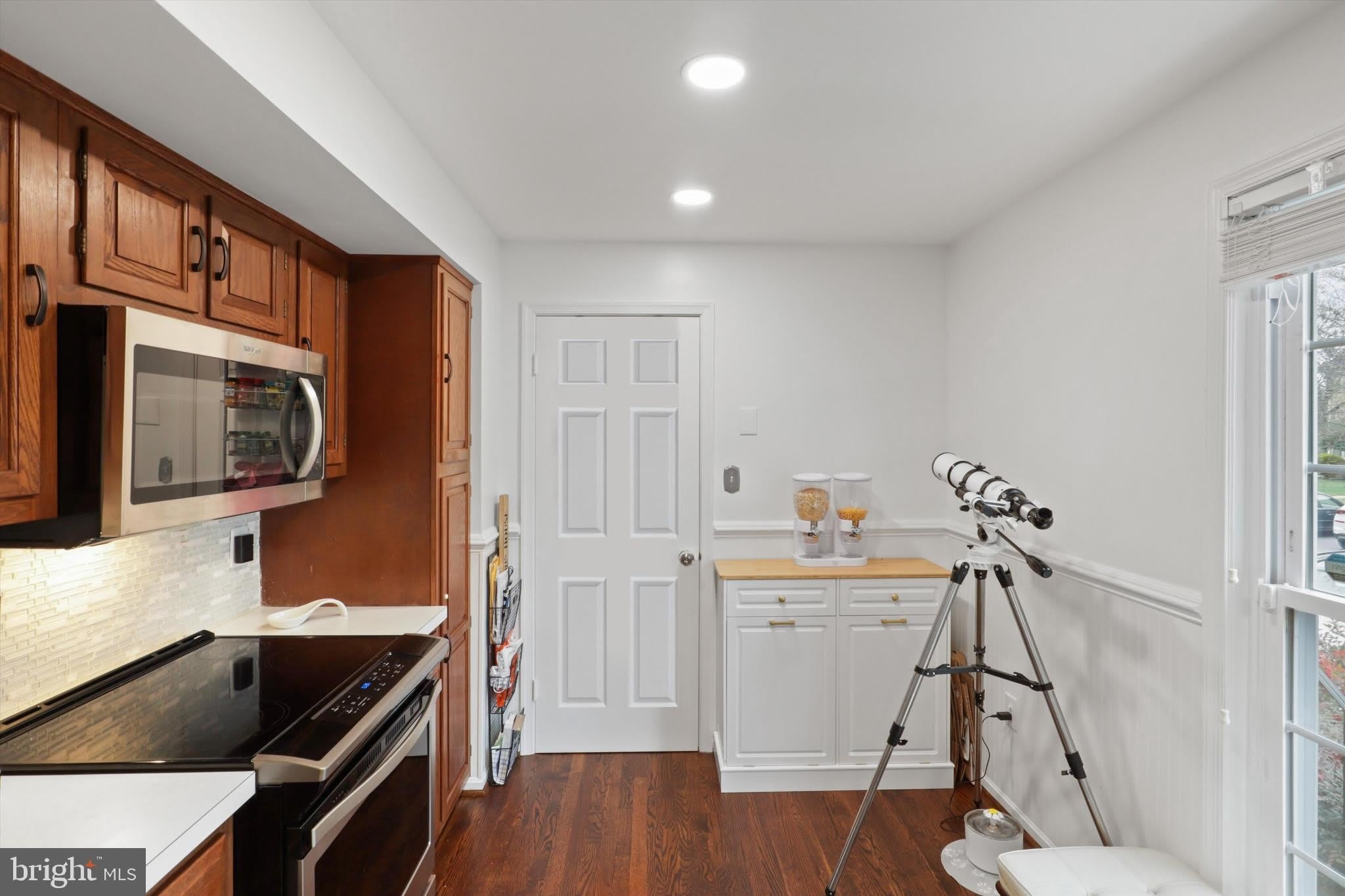 7010 LEESTONE Street – photo 3