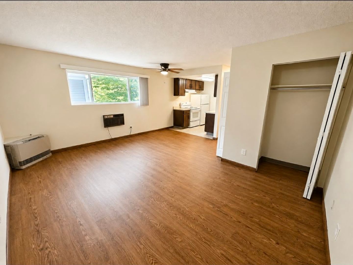 921 12th St. – photo 4