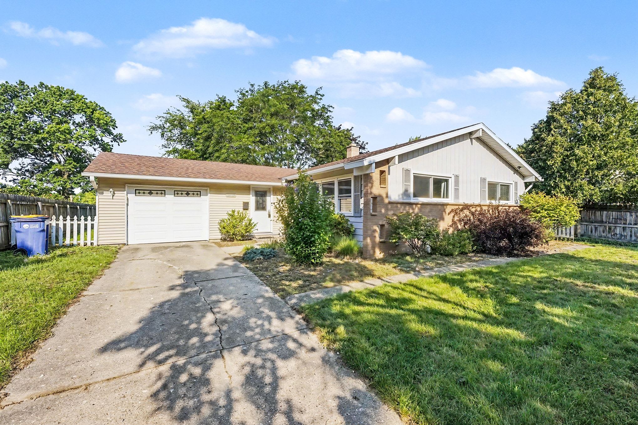1413 Benjamin Ave NE – photo 2