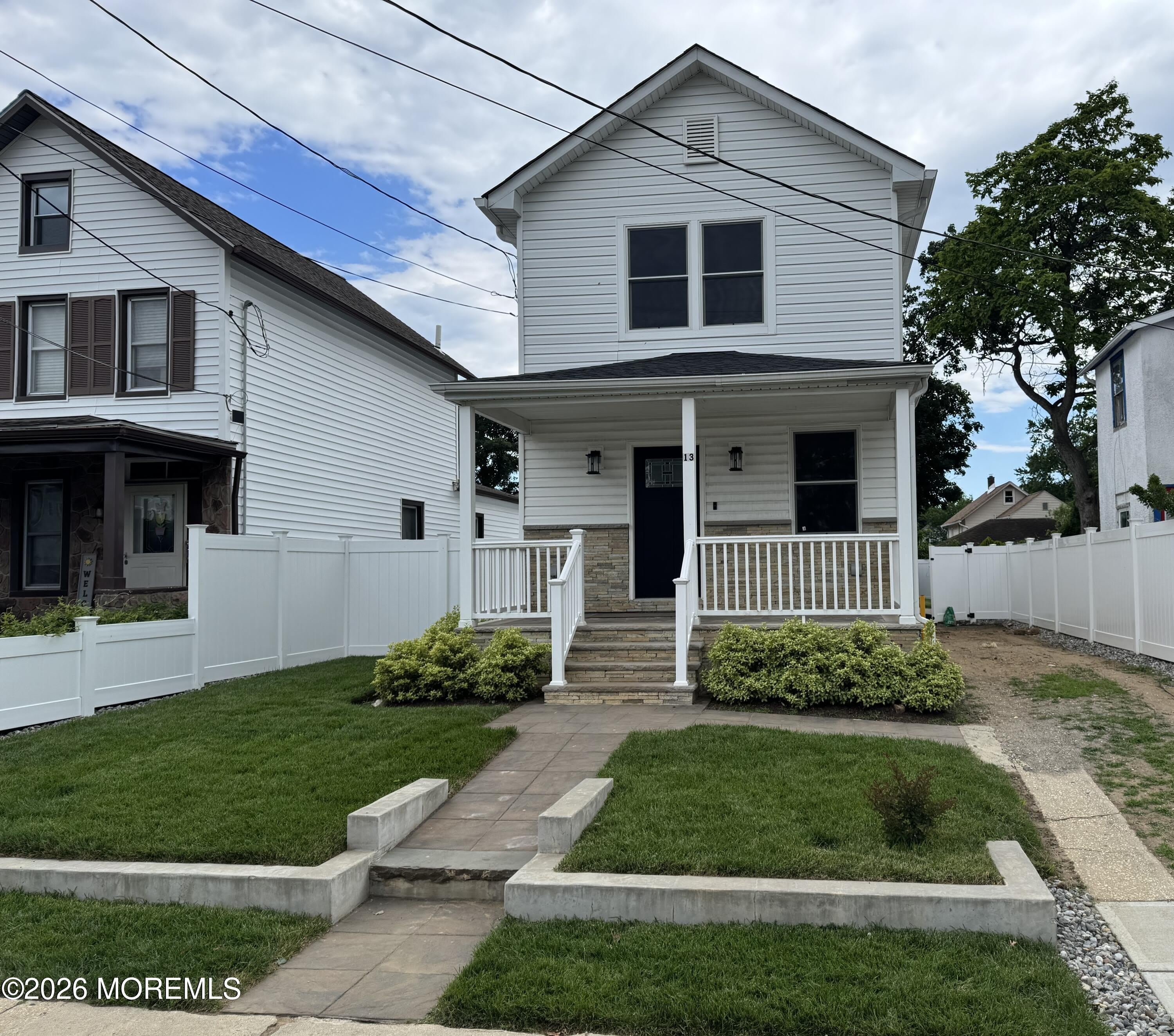 13 Locust Avenue – photo 1