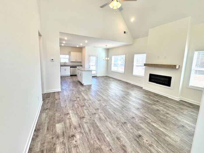 30 Hughetta Street North – photo 2