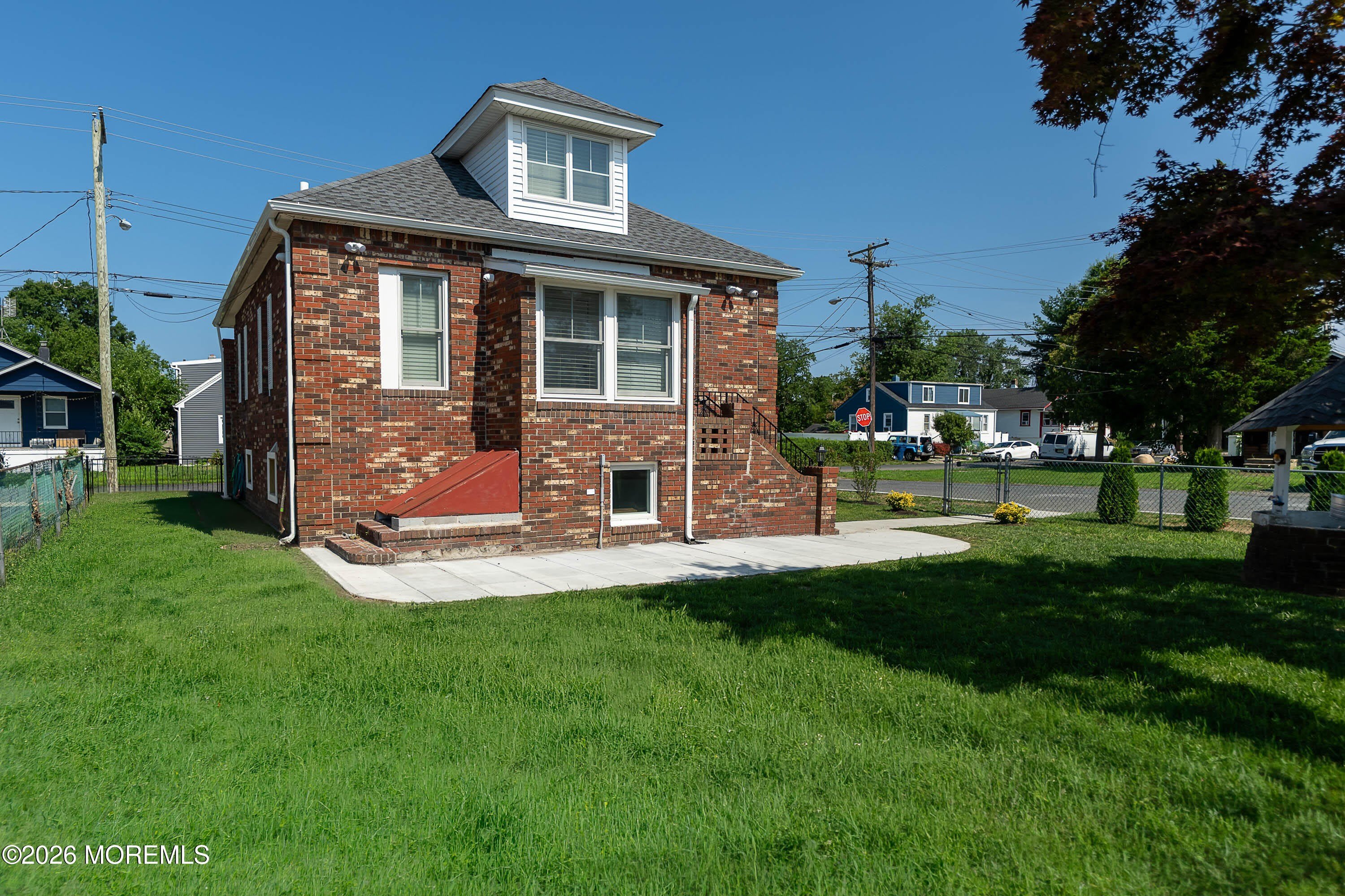 13 Fisher Avenue – photo 3