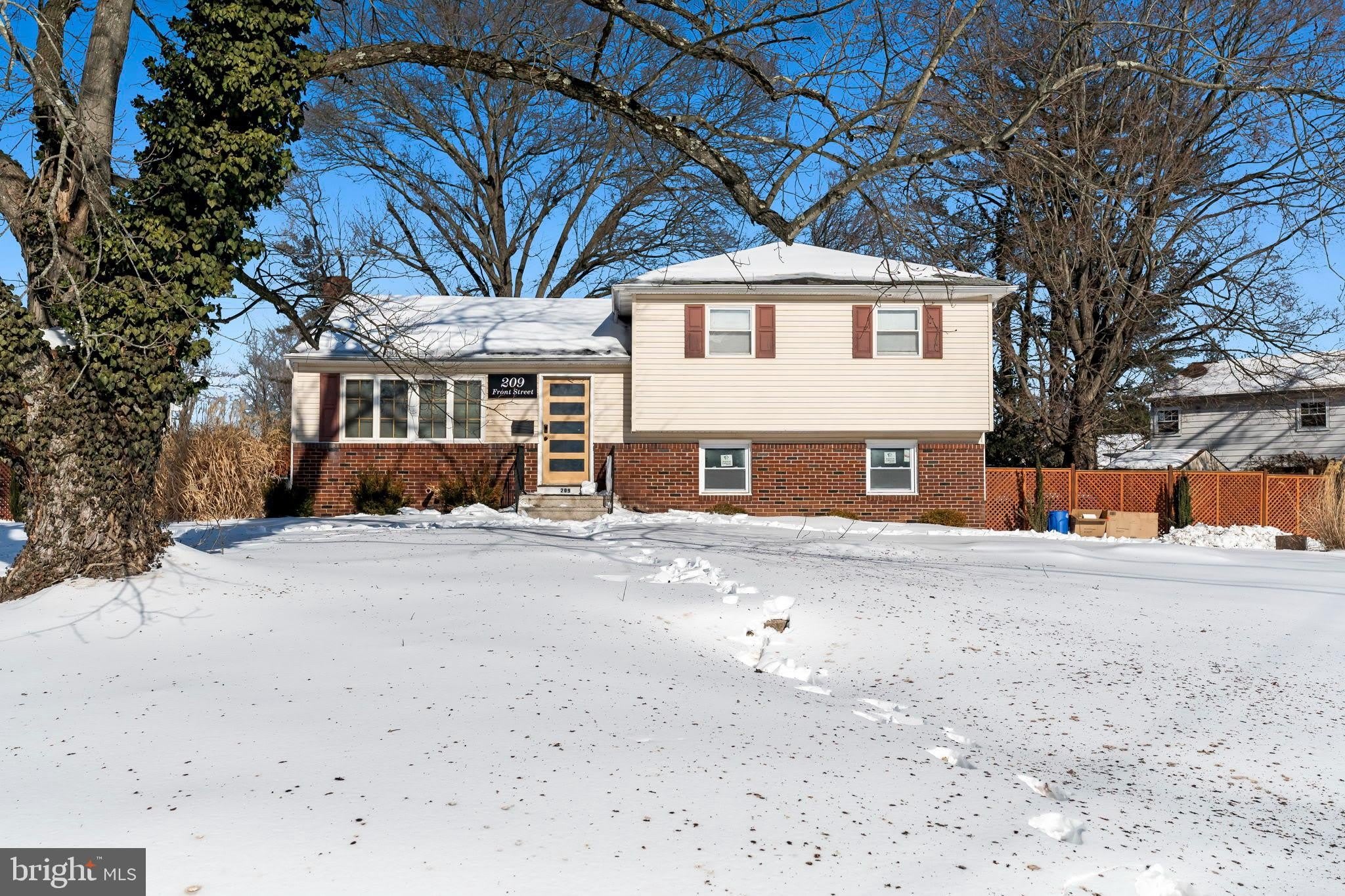 209 FRONT Street – photo 3