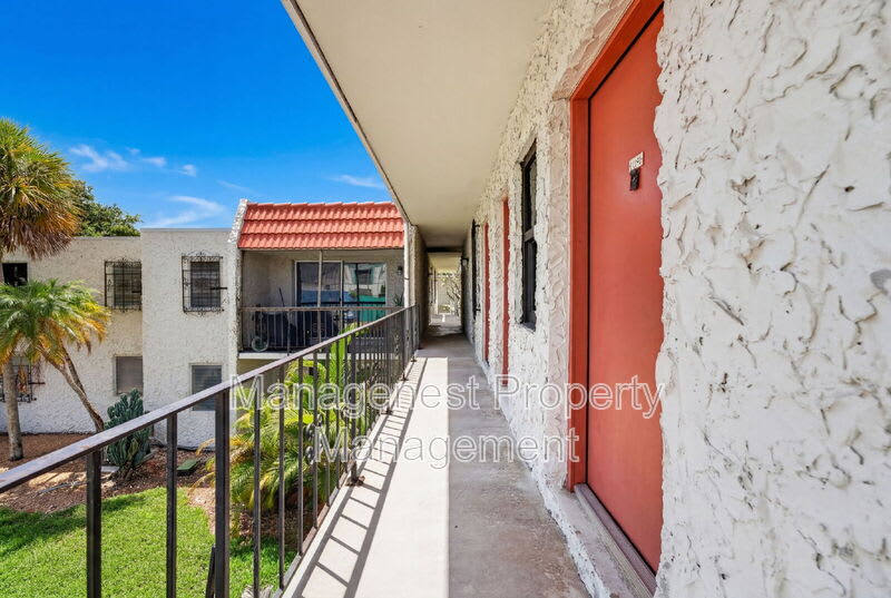8701 Sw 141 Street – photo 3