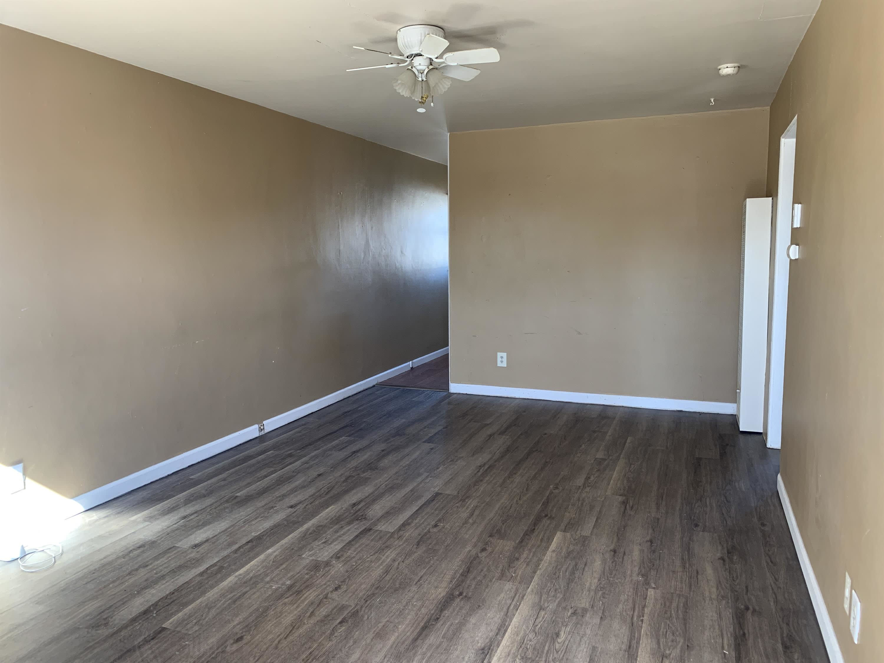 2102 E 16th -Main – photo 3