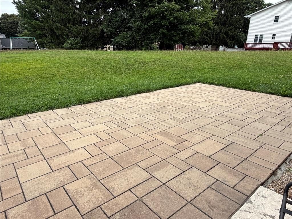 227 Burrell Boulevard – photo 2