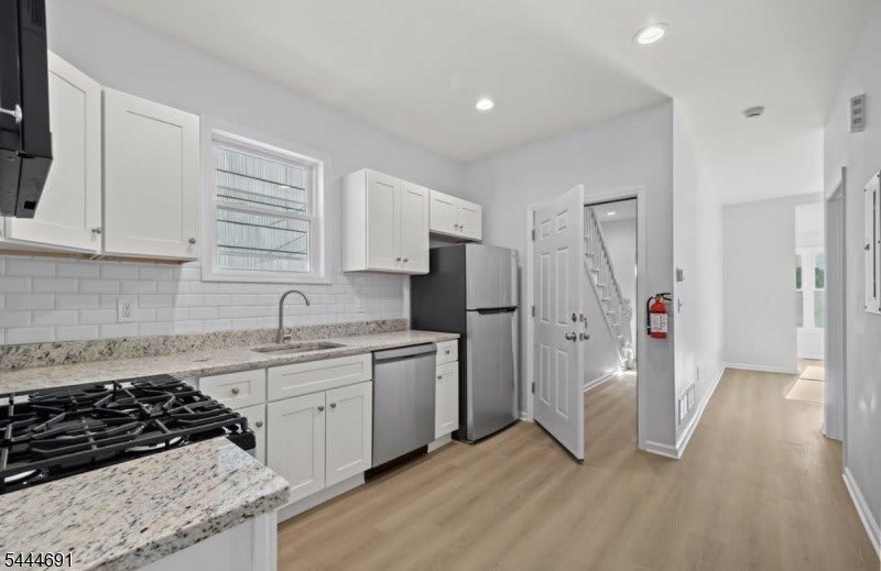 18 Charles St – photo 3
