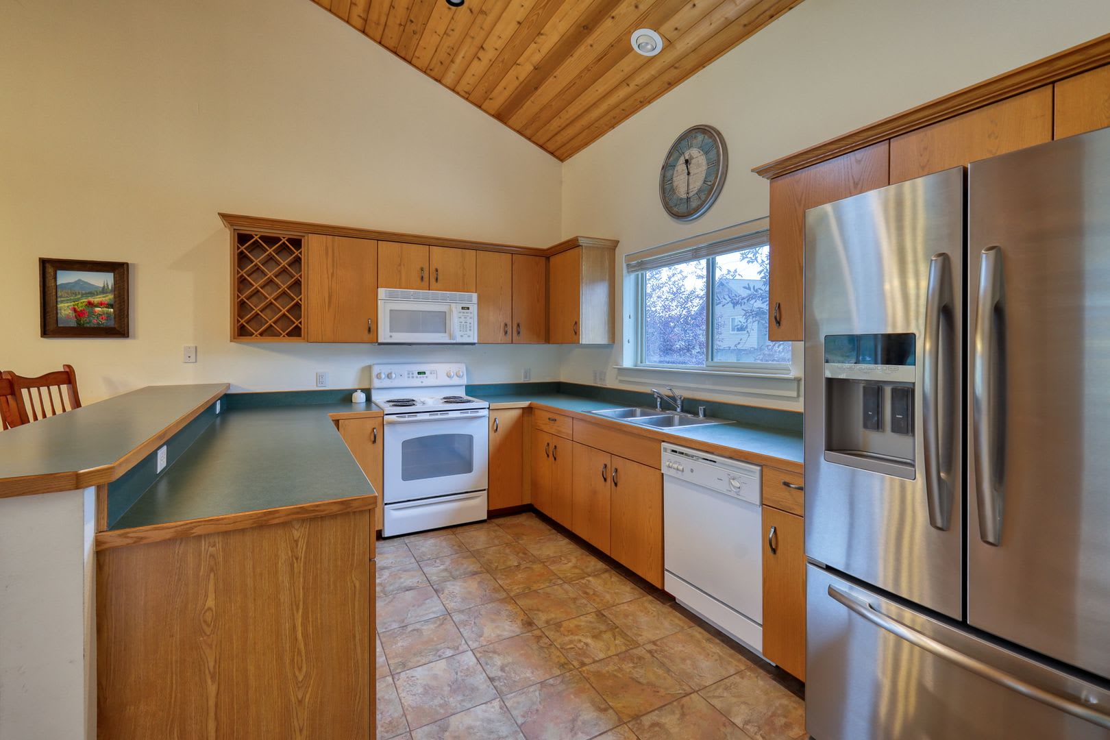 Immaculate 3 Bed 3 Bath Furnished Condo In Prime Big Sky Location – photo 3