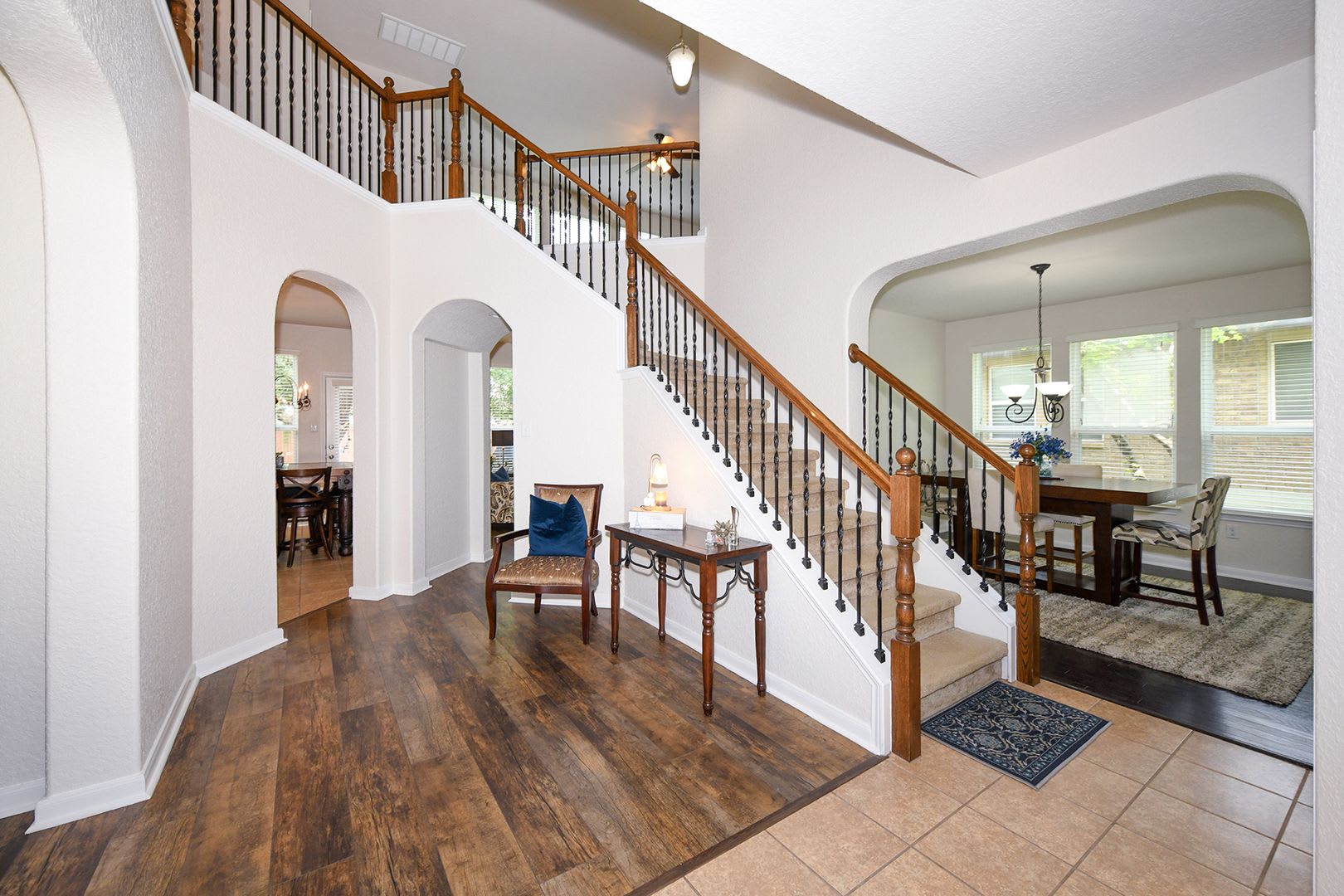Mountain Lodge Gated Community 5 Bedroom 3 5 Bathroom Home – photo 5