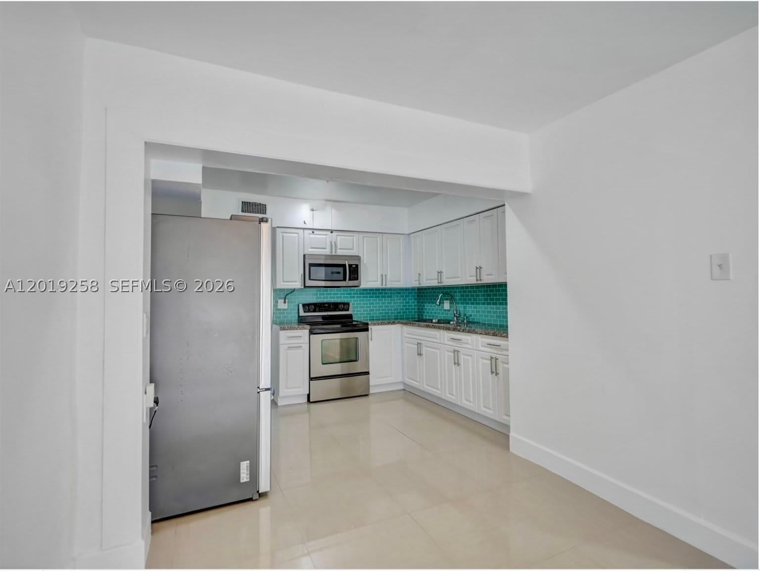 9494 SW 39th St – photo 4