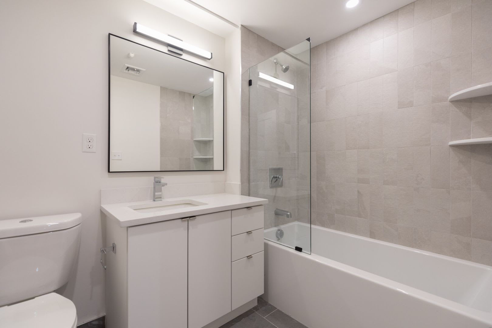 No Fee! State of The Art Luxury near North Eastern! In Unit Laundry, Bike Storage, Elevator Access! – photo 5