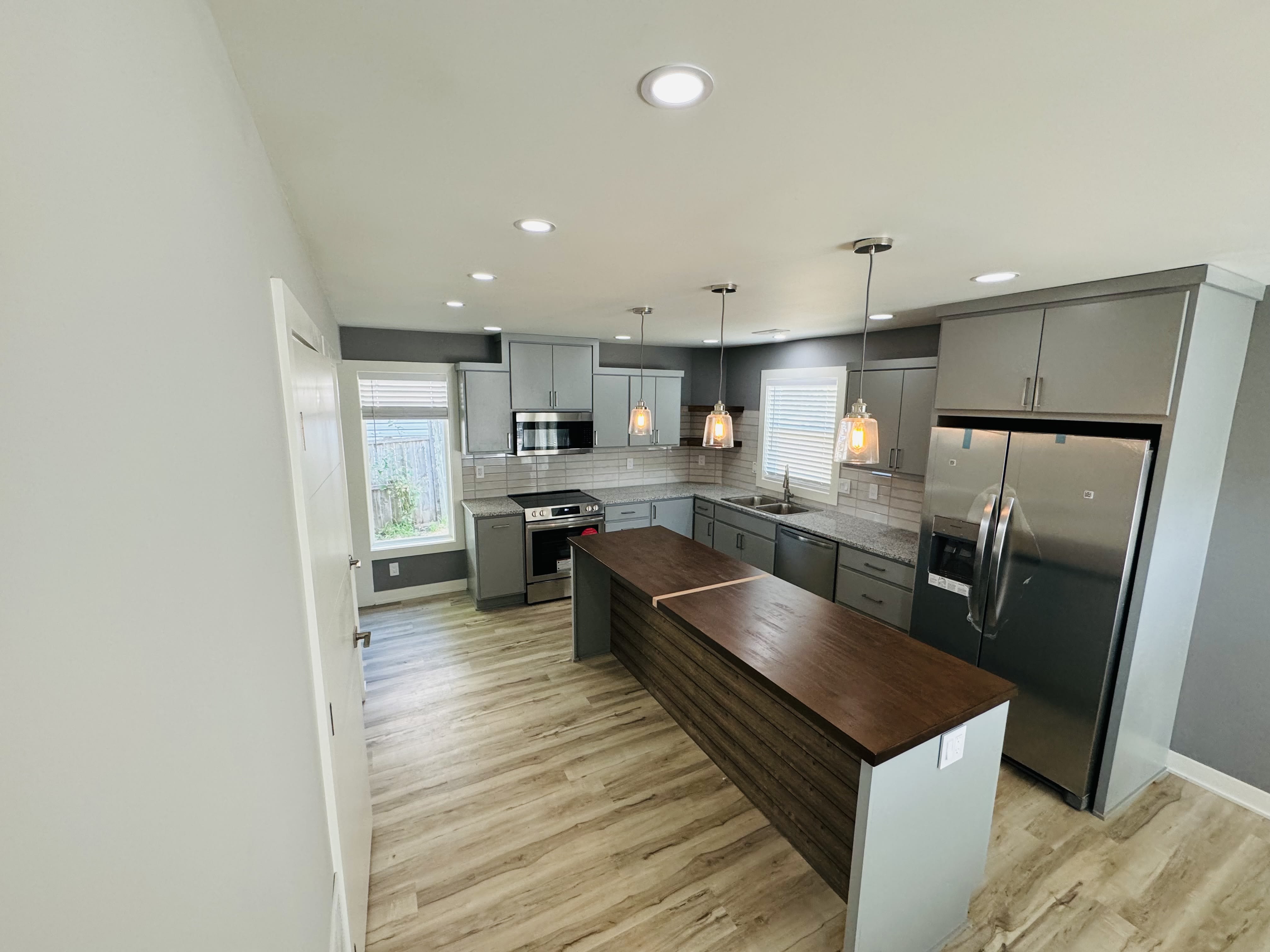 748 Seminary Street – photo 1
