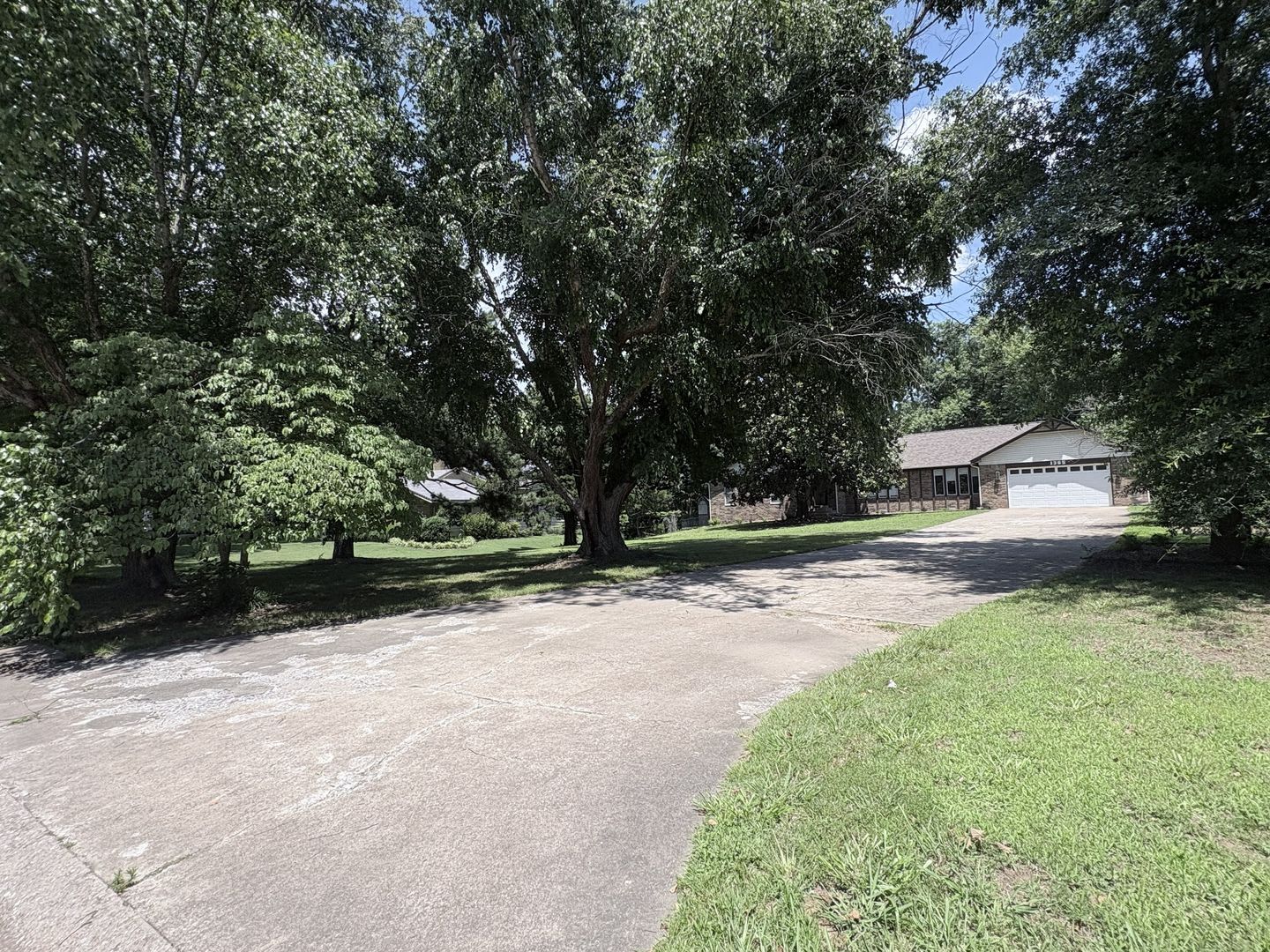 Remarkable 4 bed 2.5 bath w/ basement in Siloam Springs – photo 4