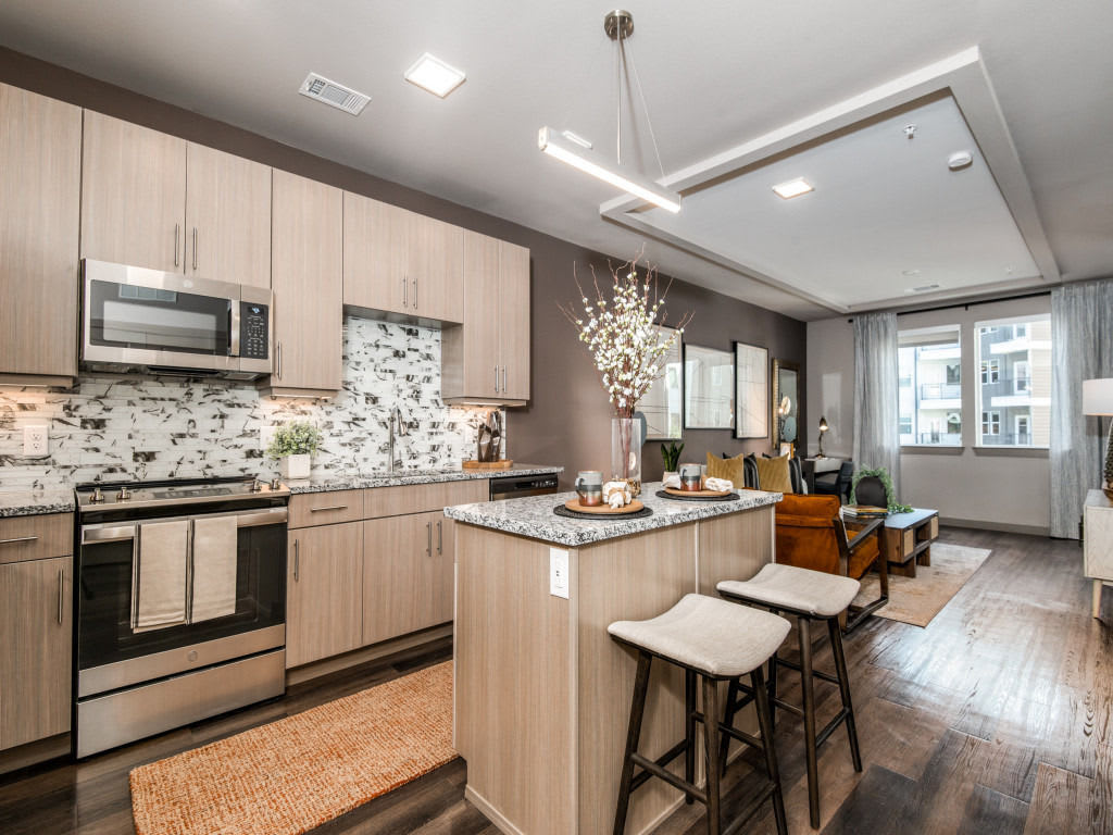 880 Lyn – photo 4