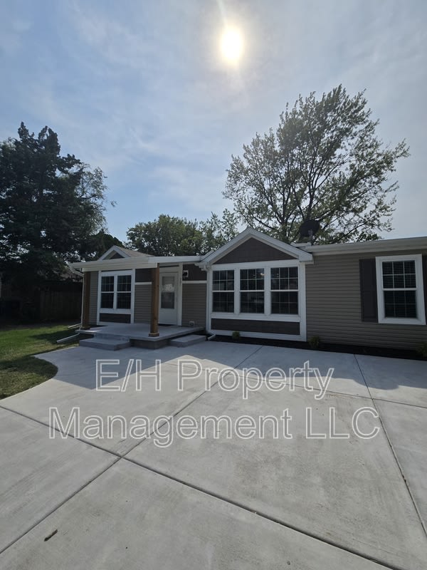 501 South Edwards Avenue – photo 2