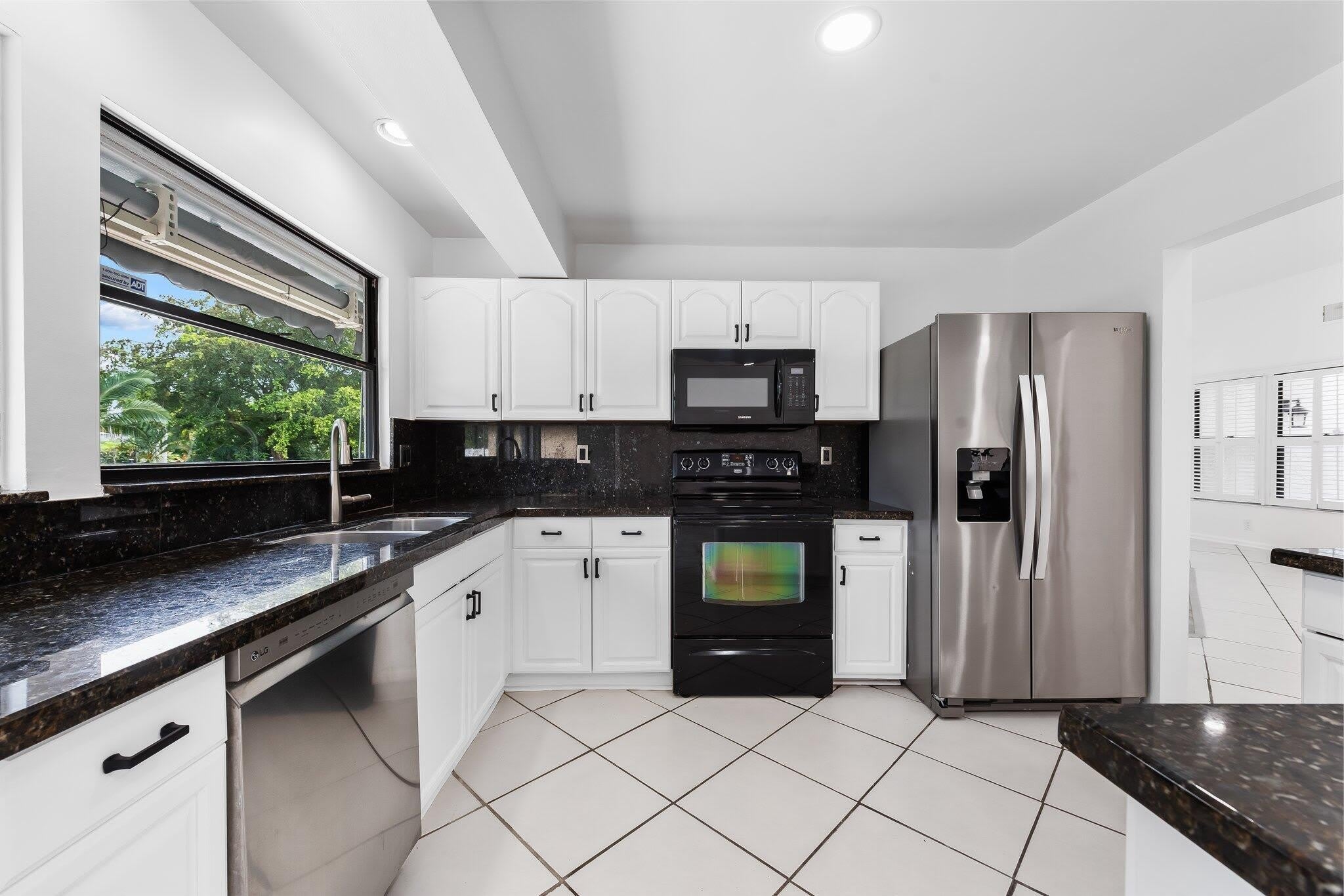 9718 Lancaster Place – photo 5