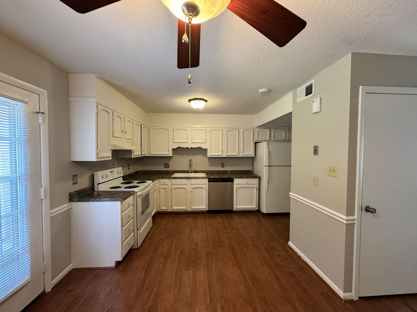 Ready To Move In 200 Off First Month Rent – photo 4