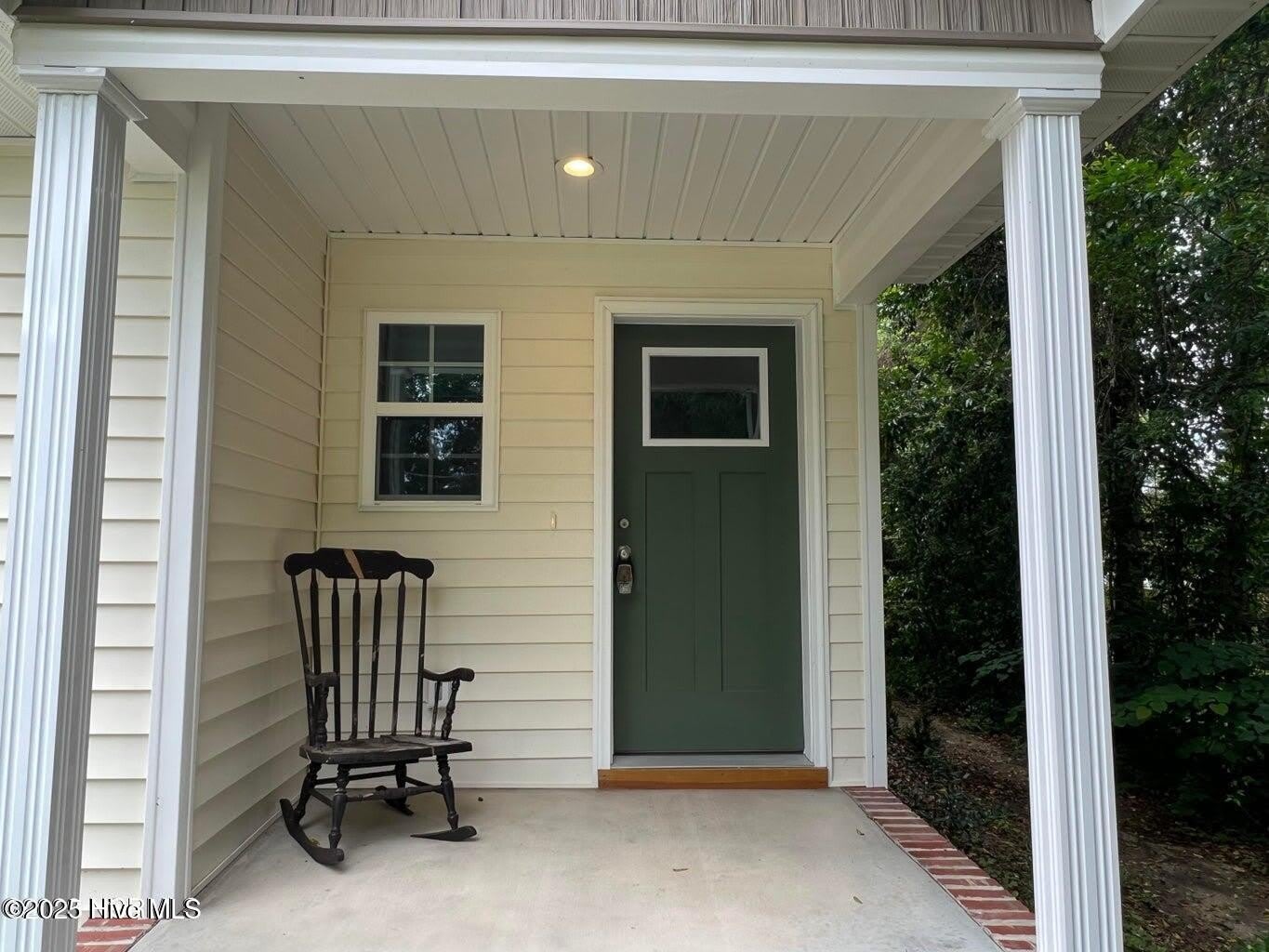 1050 W Indiana Avenue – photo 2