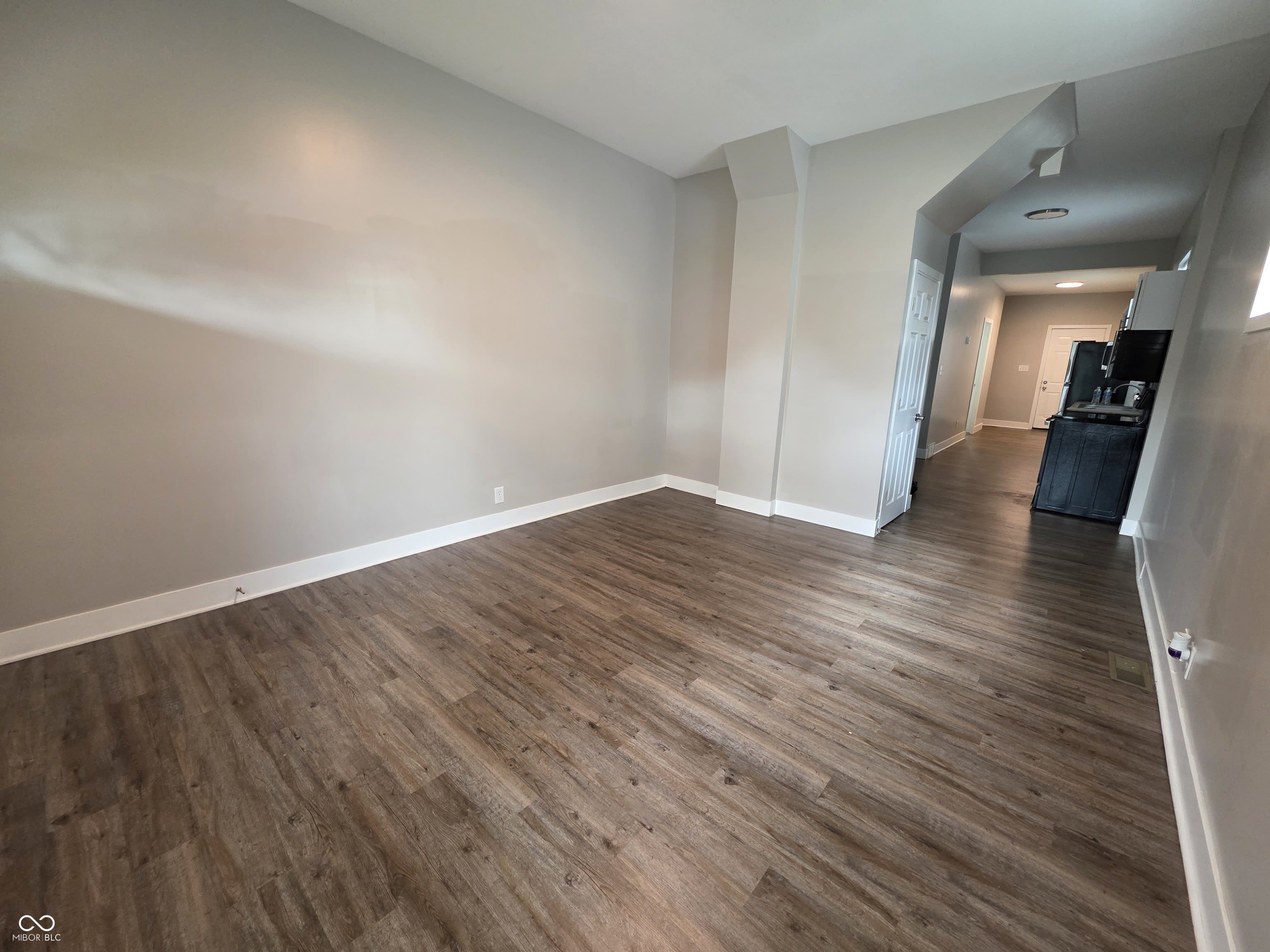 327 N Sherman Drive – photo 4
