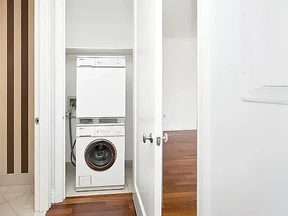 402 E 51st St Apt 13 – photo 3